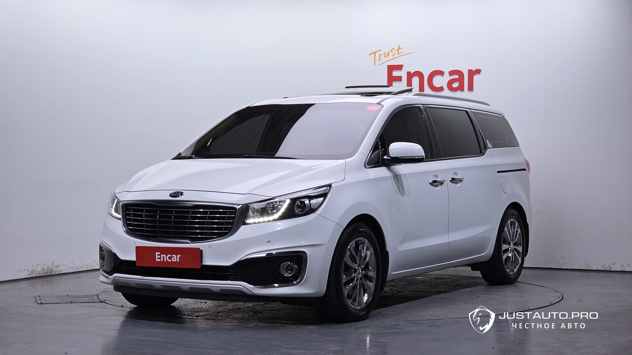 Автомобиль Kia Canival