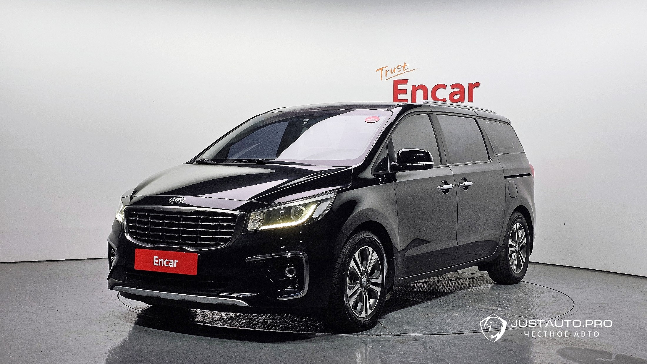 Автомобиль Kia Canival