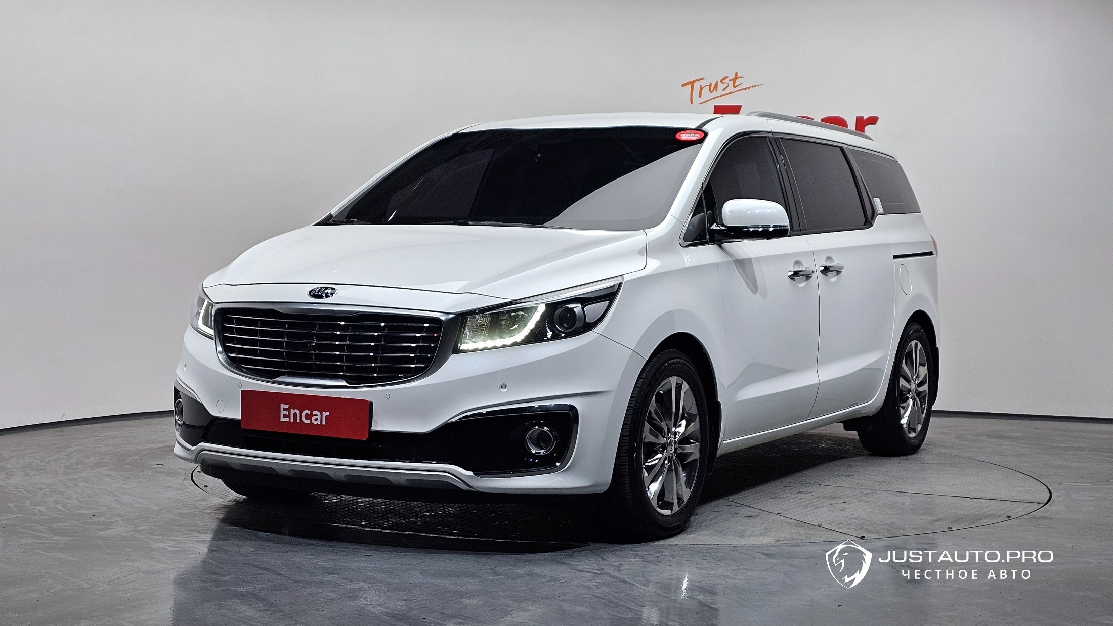 Автомобиль Kia Canival