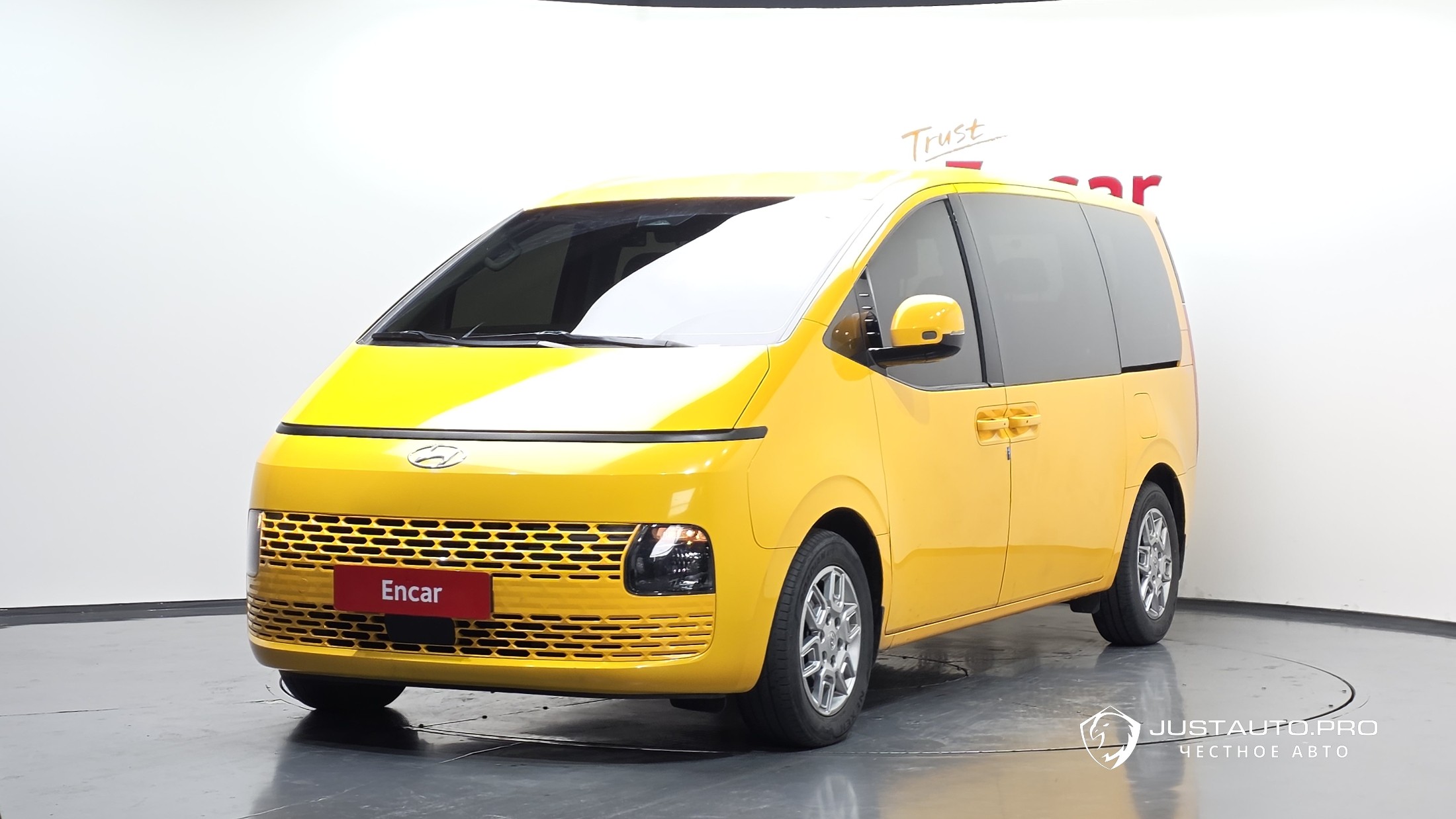 Автомобиль Hyundai Staria