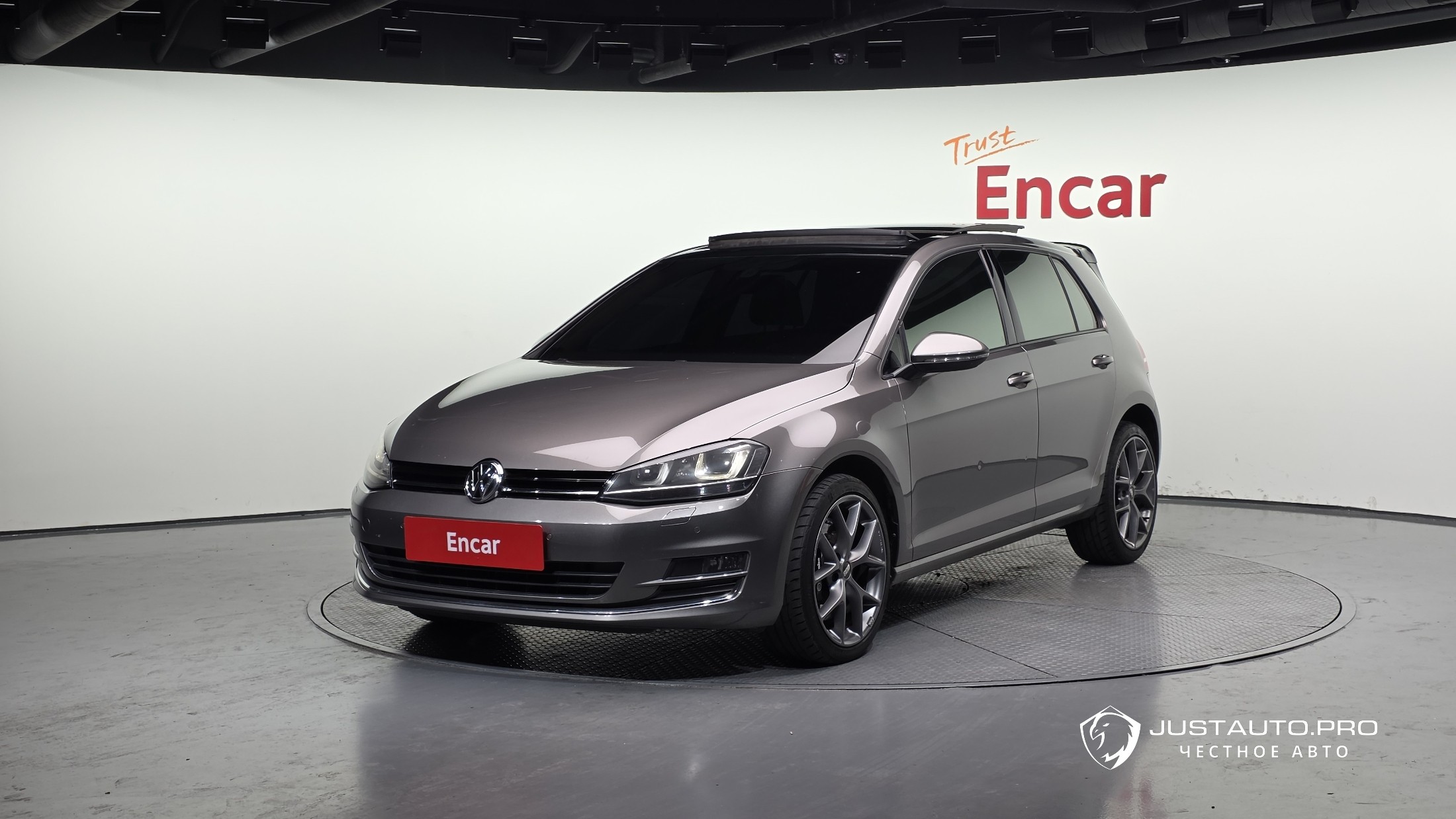 Автомобиль Volkswagen Golf