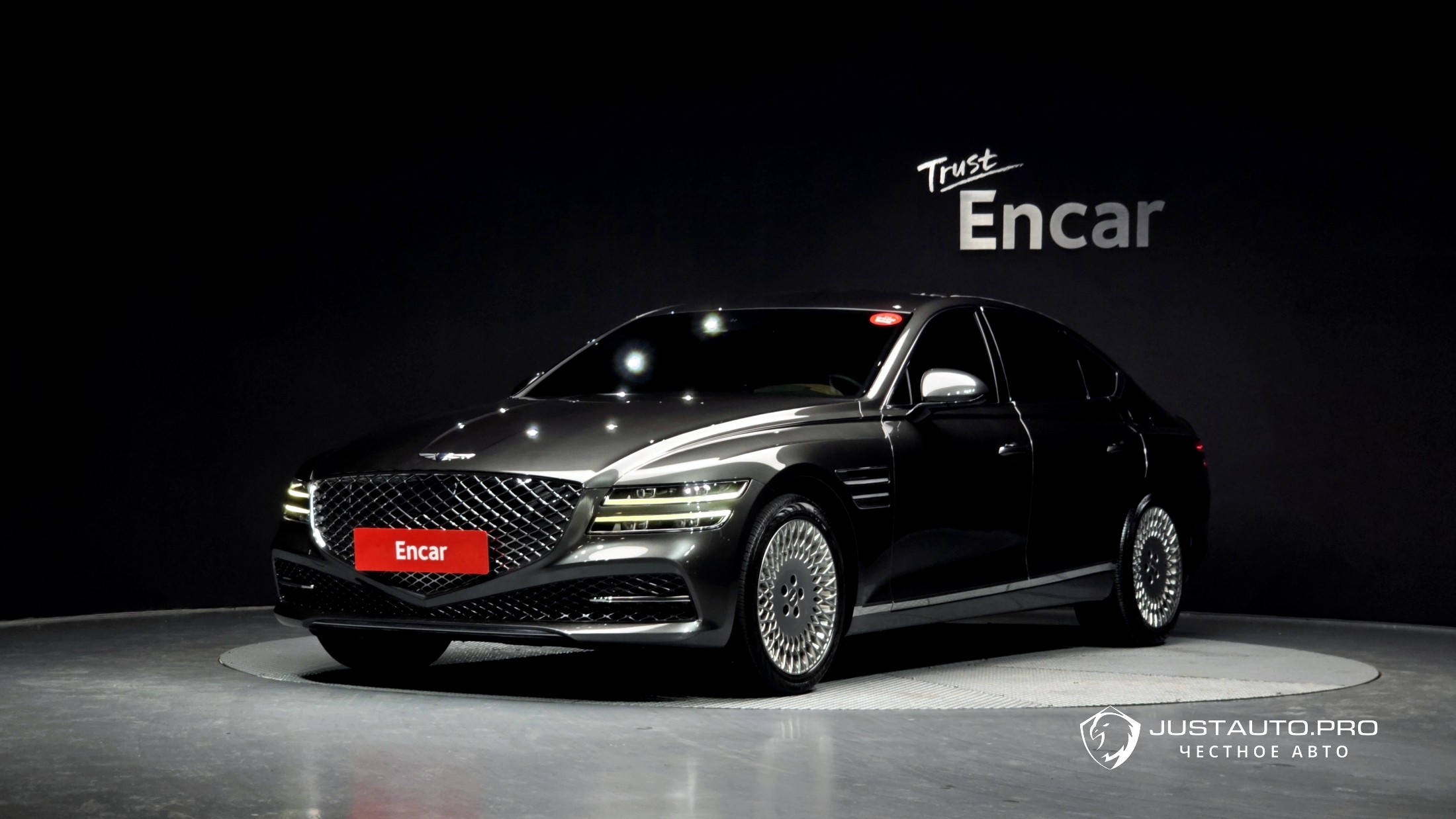 Автомобиль Genesis G80