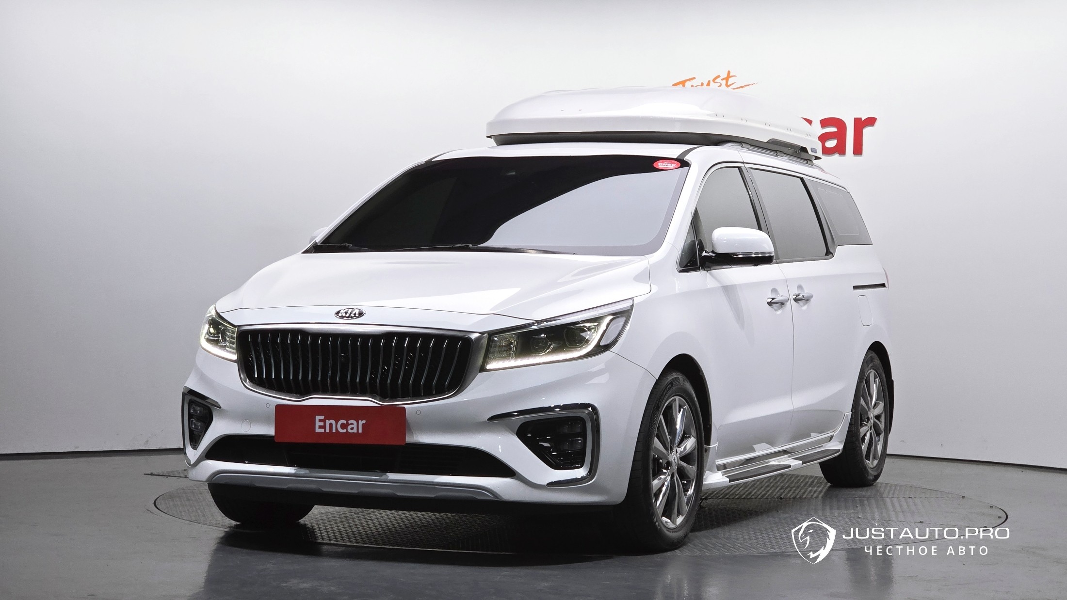 Автомобиль Kia Canival