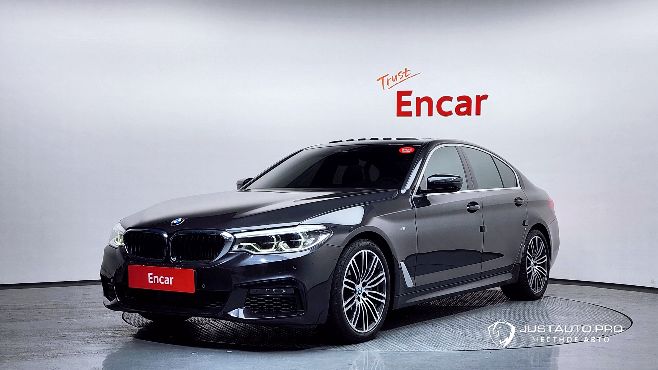 Автомобиль BMW 5-Series