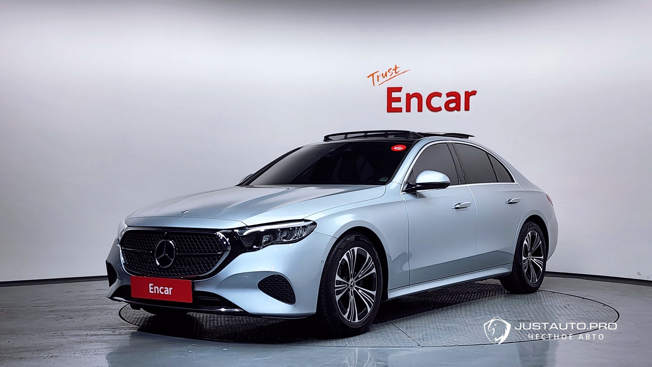 Автомобиль Mercedes-Benz E-Class