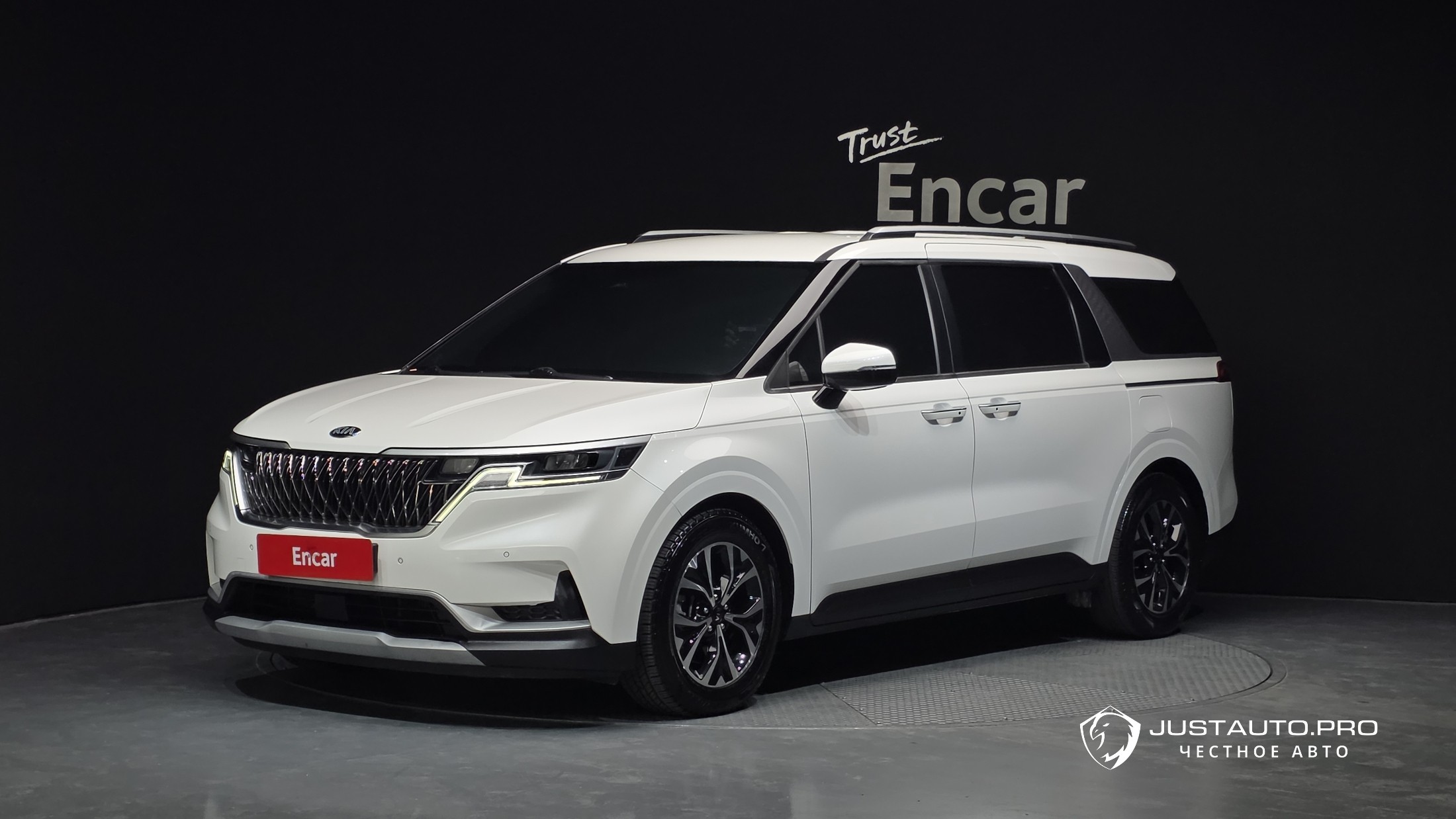 Автомобиль Kia Canival