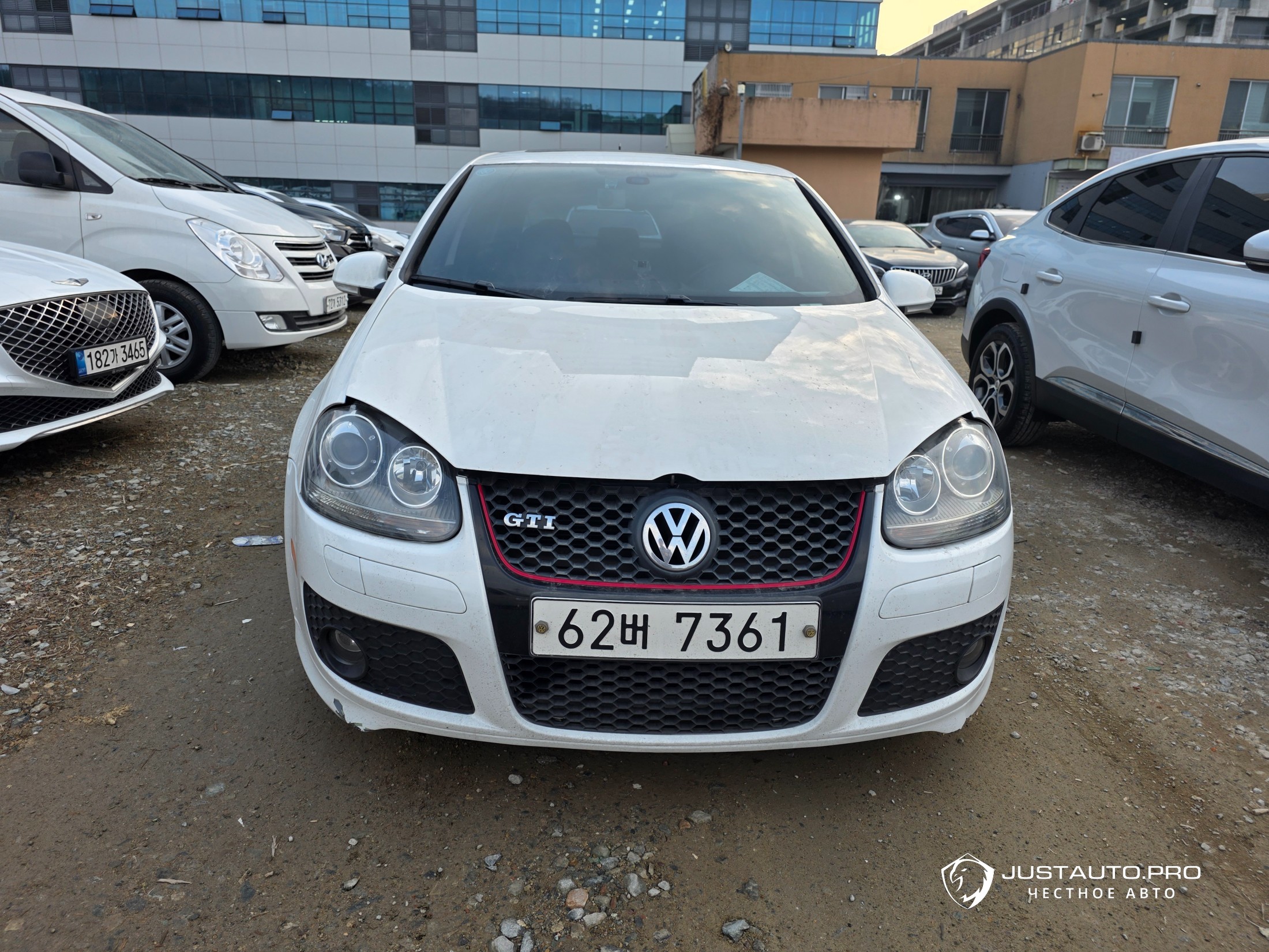 Автомобиль Volkswagen Golf