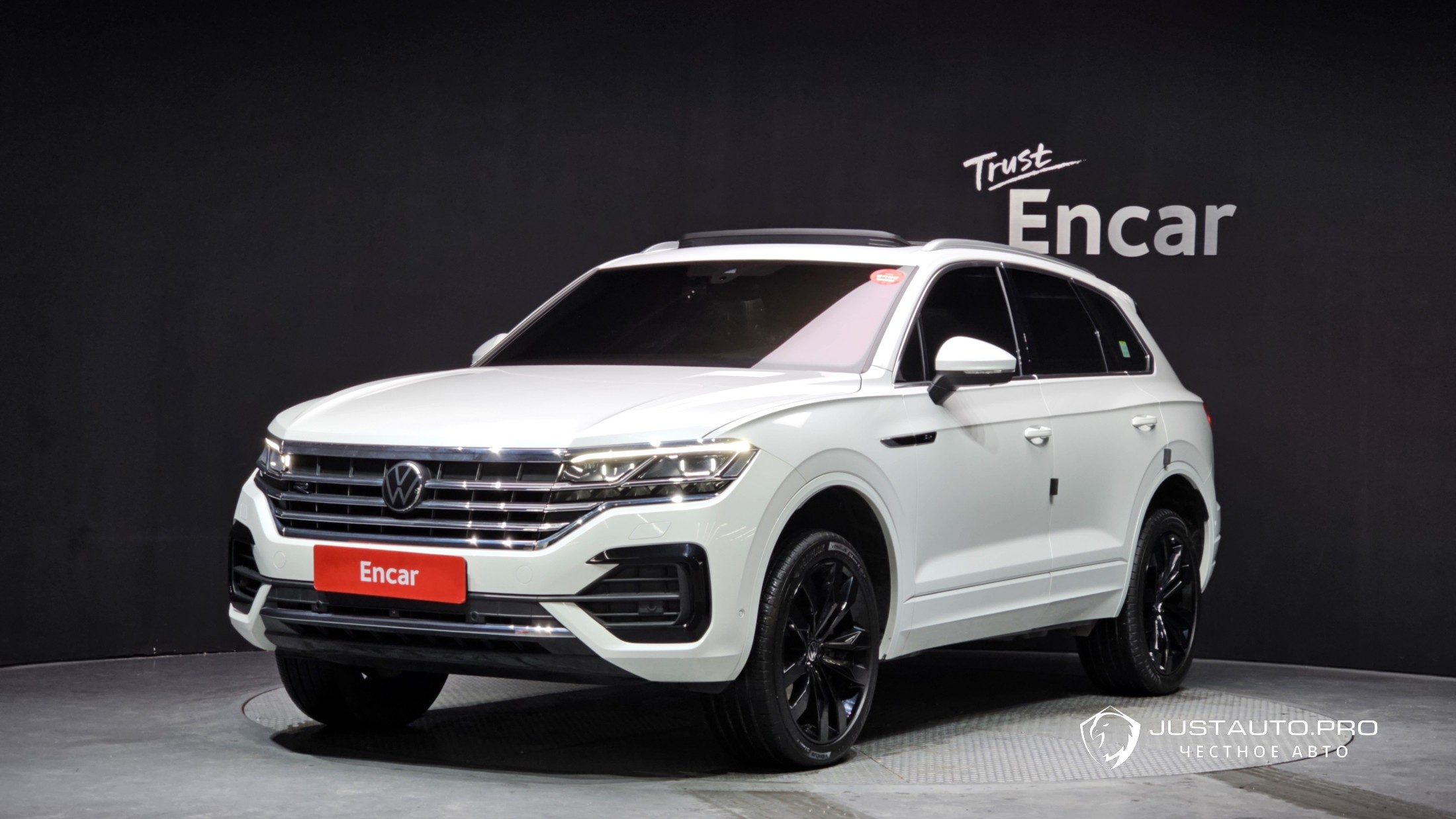 Автомобиль Volkswagen Touareg