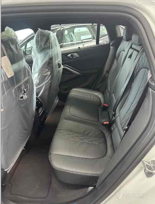 Автомобиль BMW X6