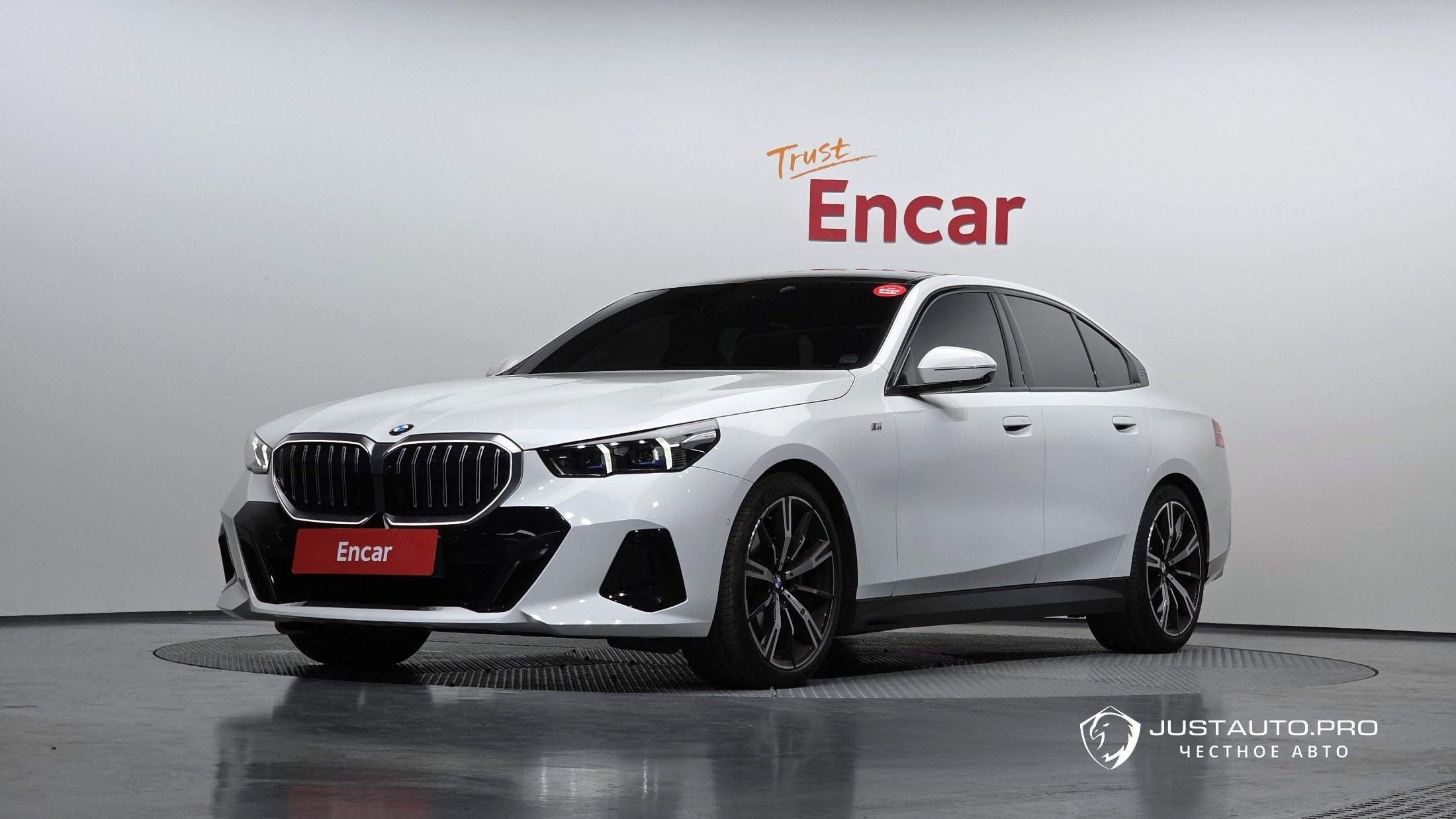 Автомобиль BMW 5-Series
