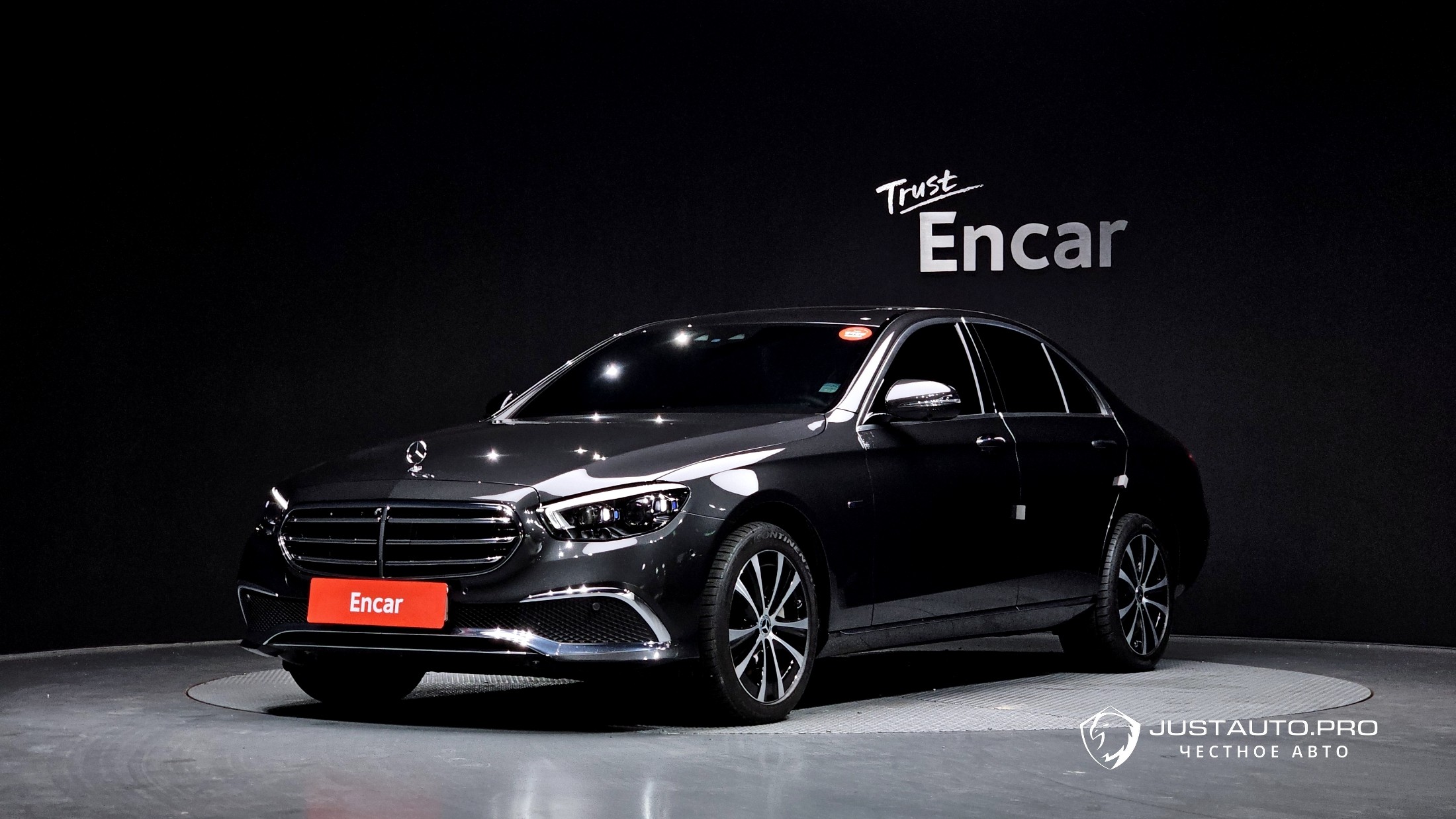 Автомобиль Mercedes-Benz E-Class