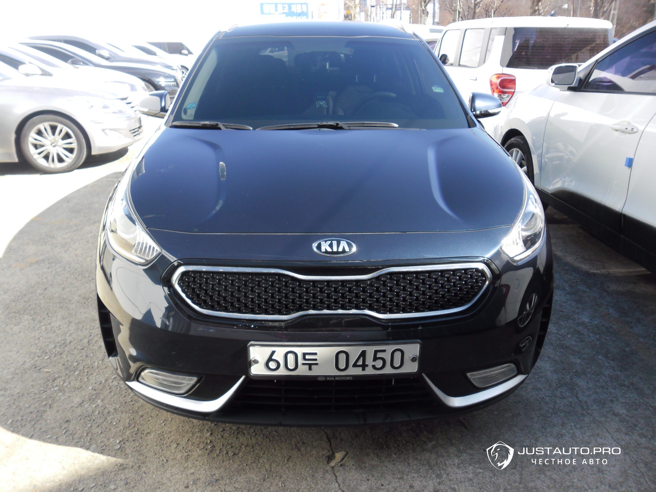 Автомобиль Kia Niro