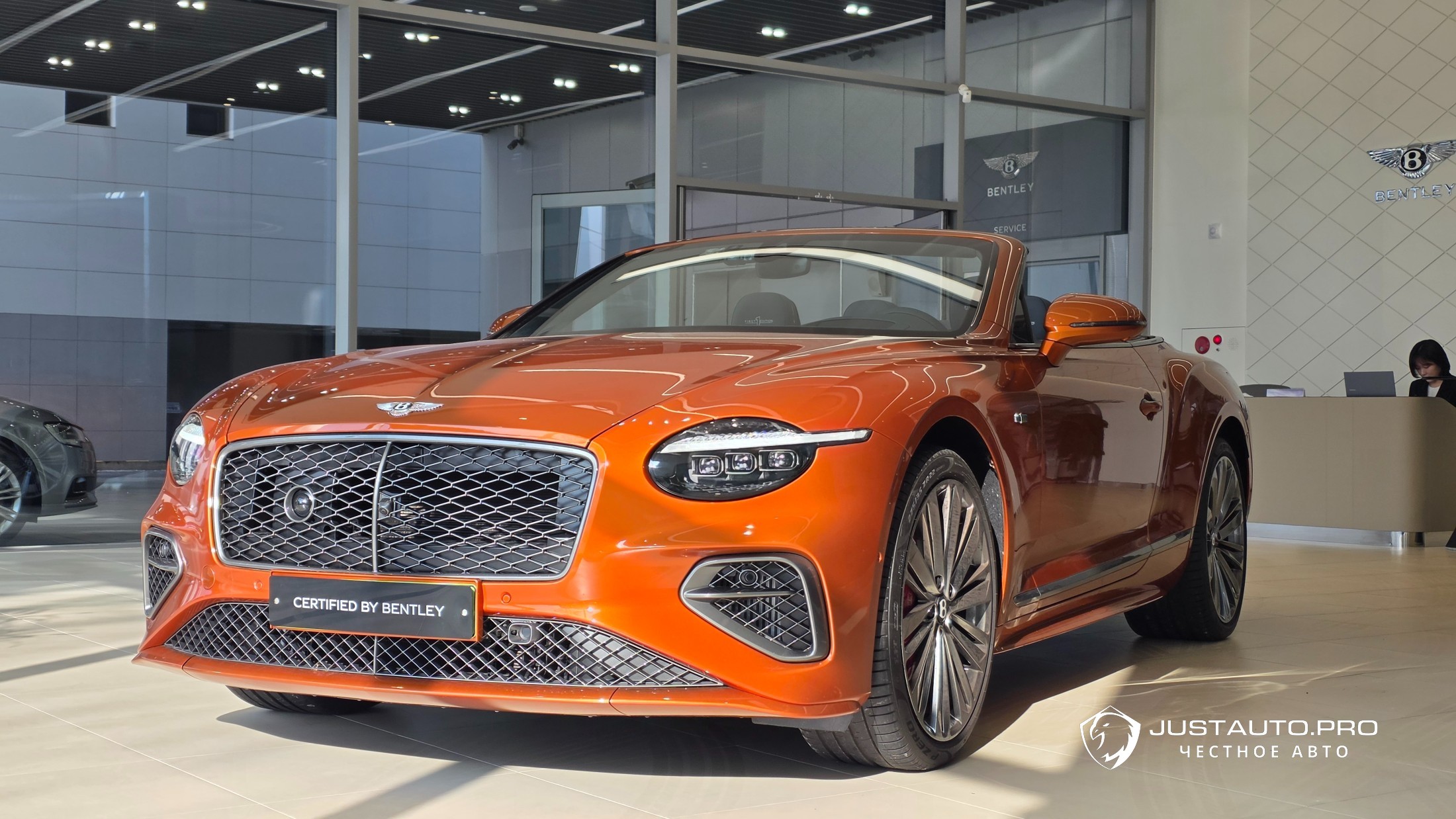 Автомобиль Bentley Continental