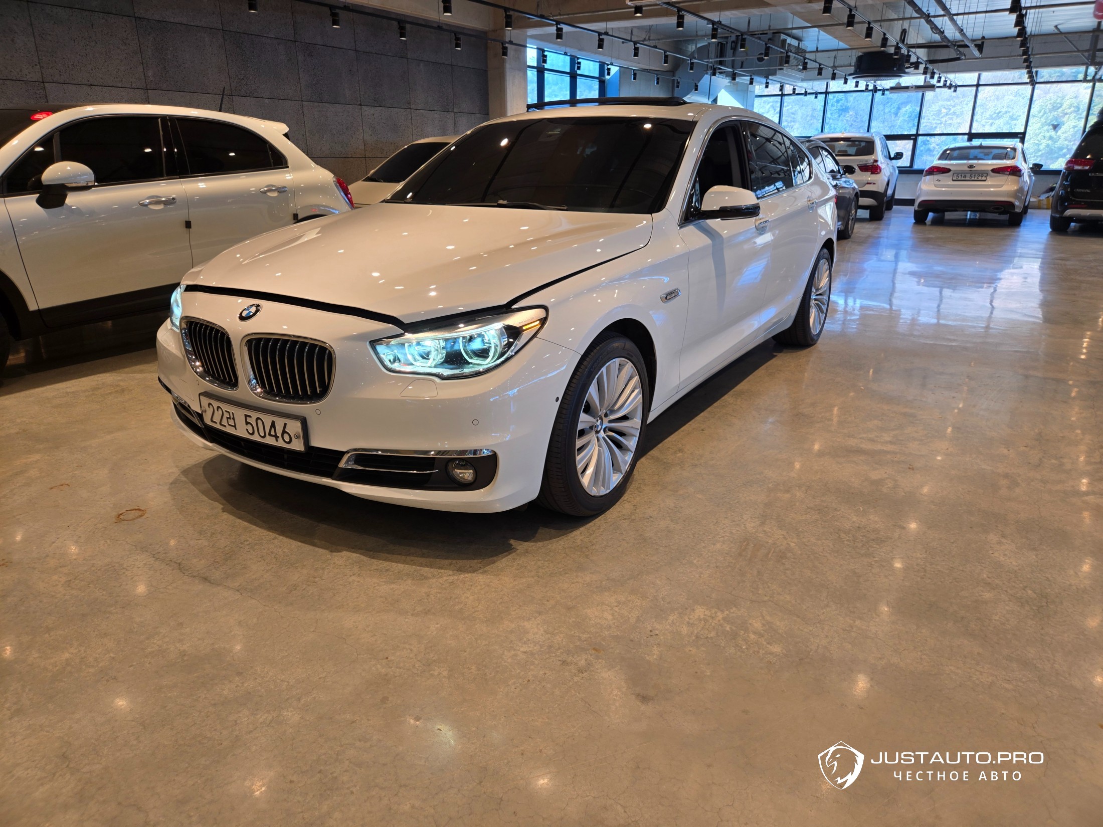 Автомобиль BMW Gran Turismo