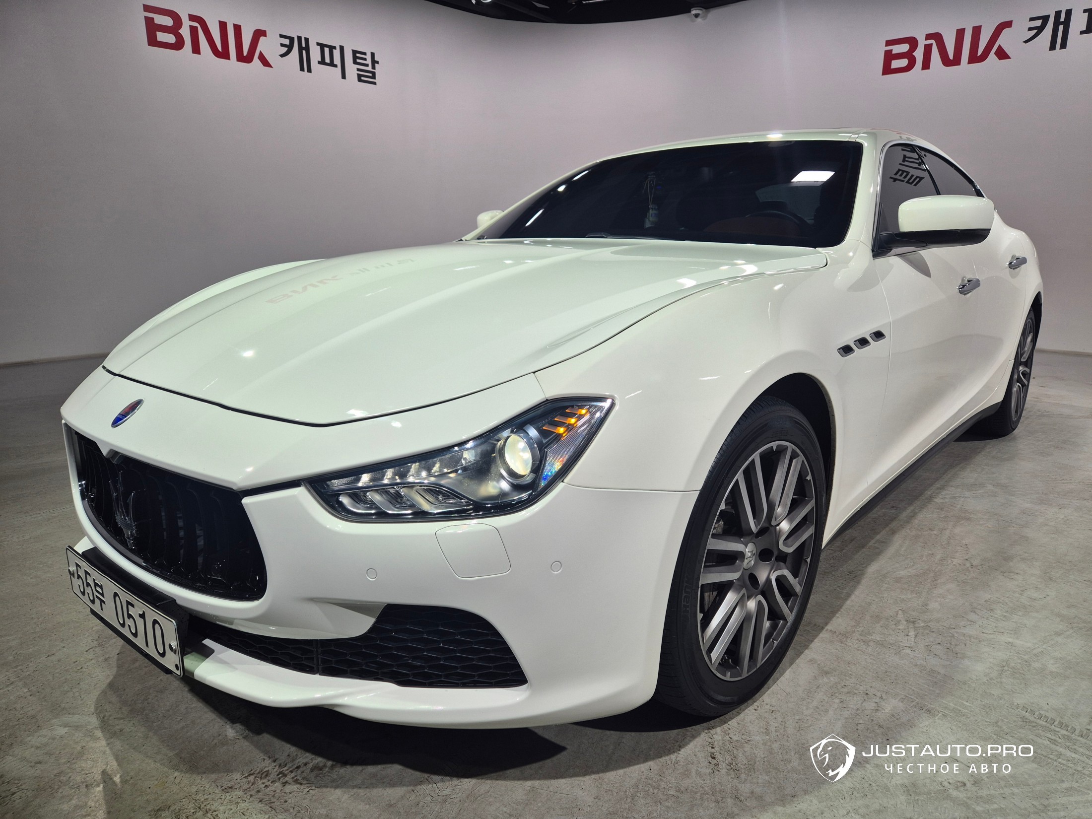 Автомобиль Maserati Ghibli