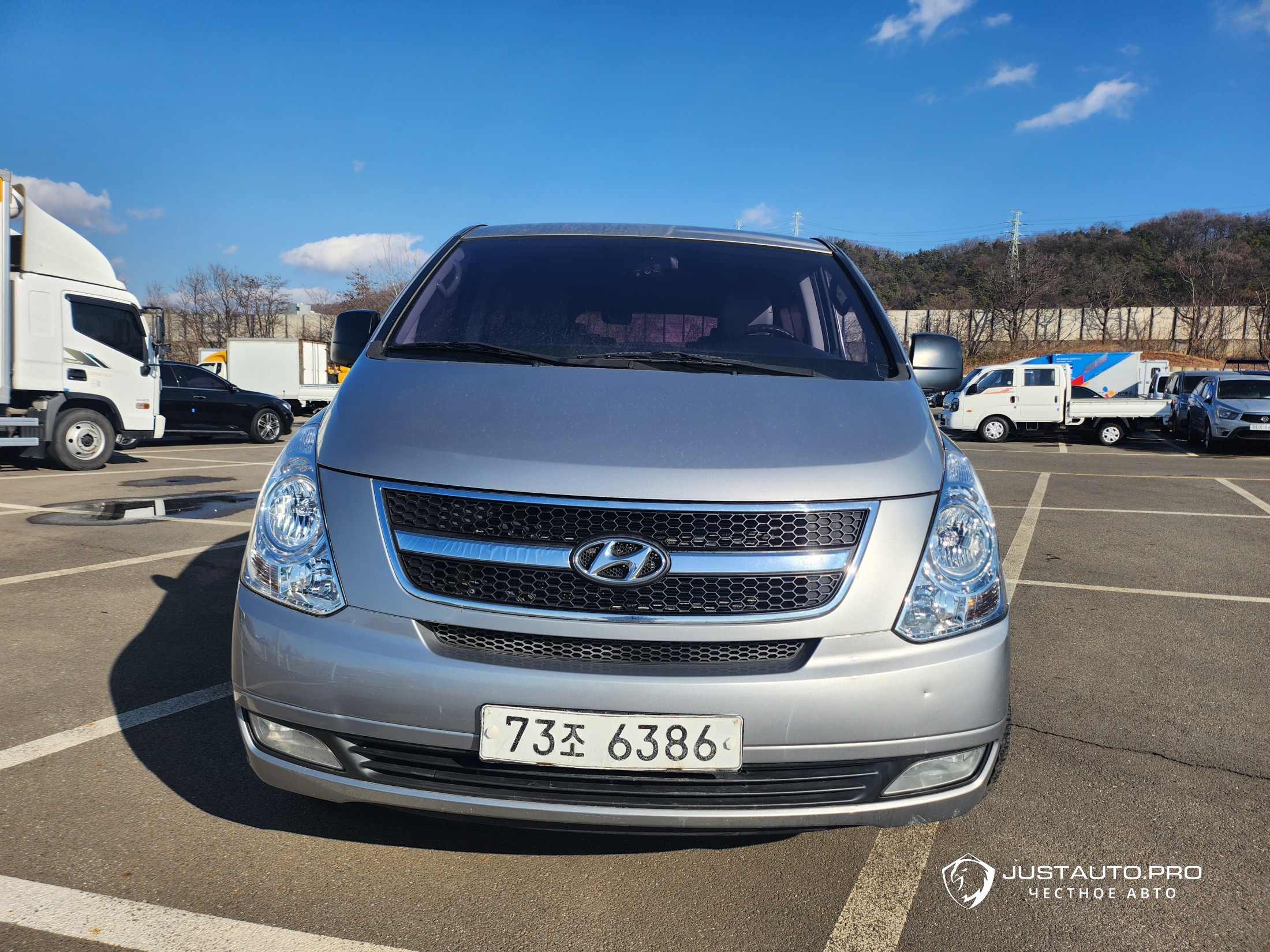 Автомобиль Hyundai Starex