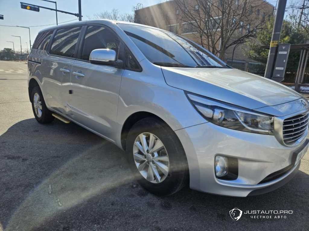 Автомобиль Kia Canival