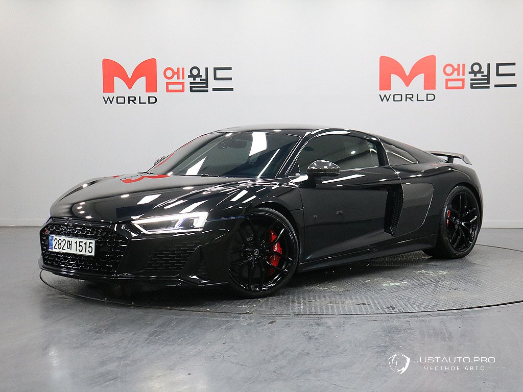 Автомобиль Audi R8