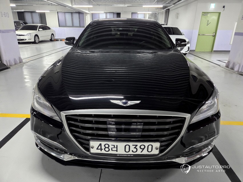 Автомобиль Genesis G80