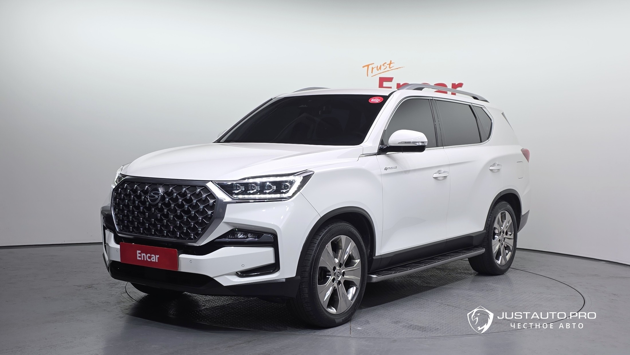 Автомобиль KG_Mobility_Ssangyong Rexton