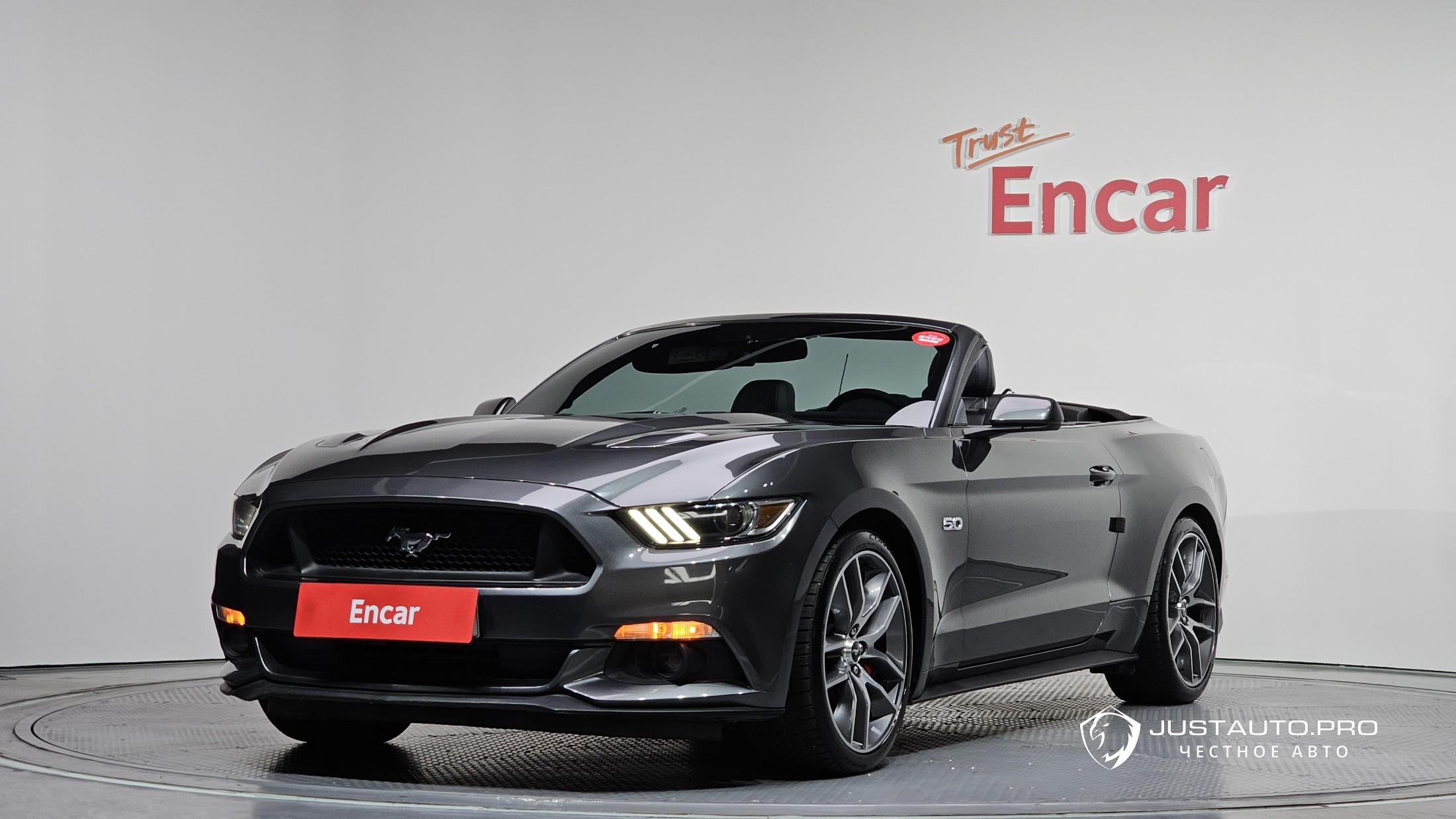 Автомобиль Ford Mustang