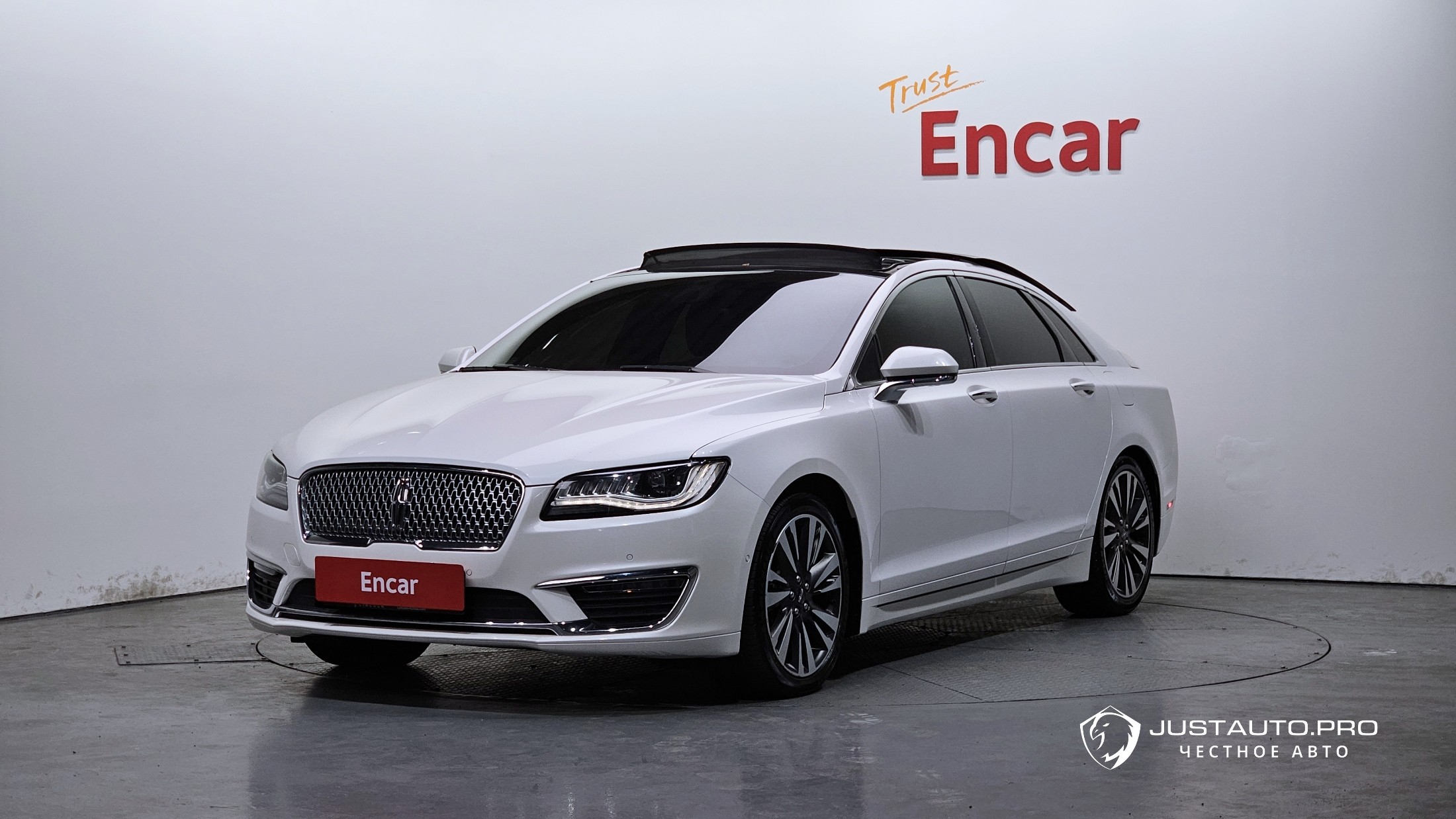 Автомобиль Lincoln MKZ