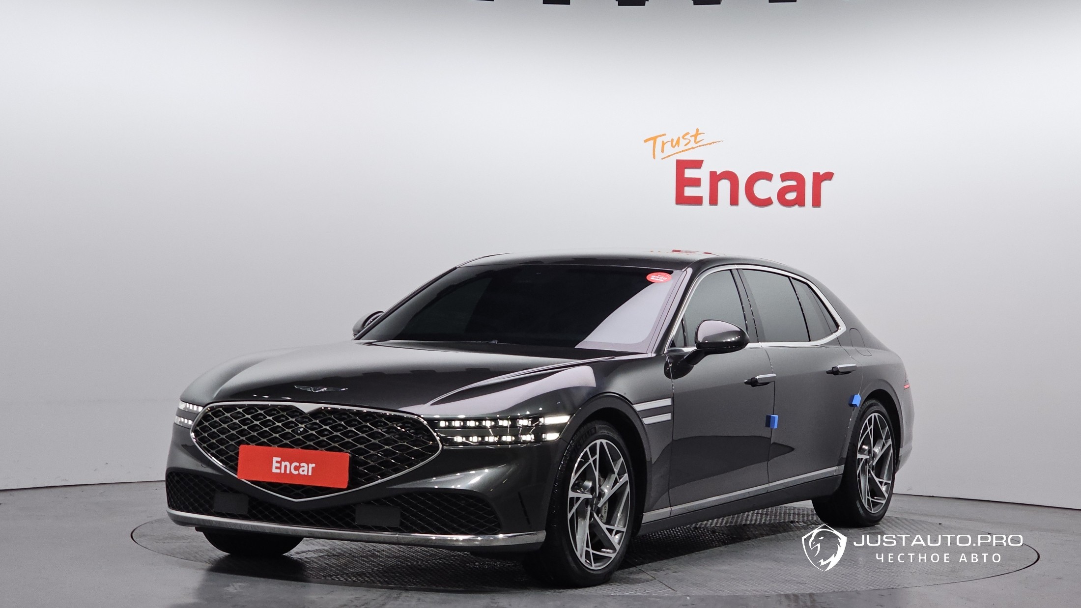 Автомобиль Genesis G90