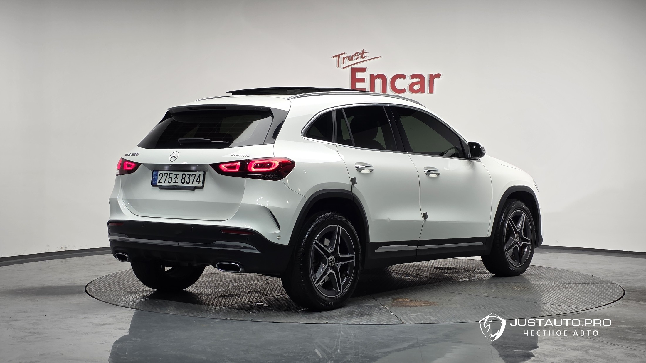 Автомобиль Mercedes-Benz GLA-Class