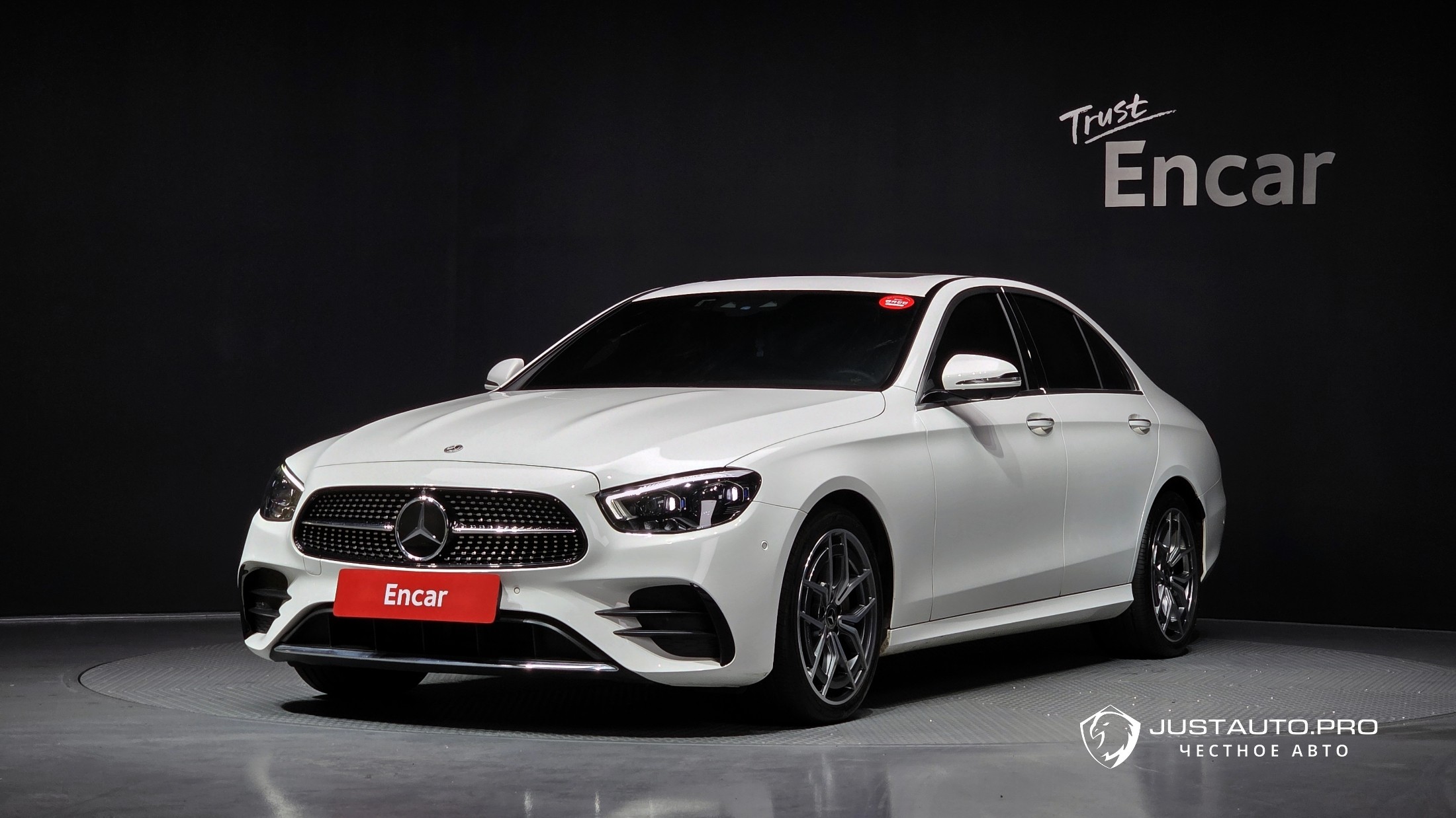 Автомобиль Mercedes-Benz E-Class