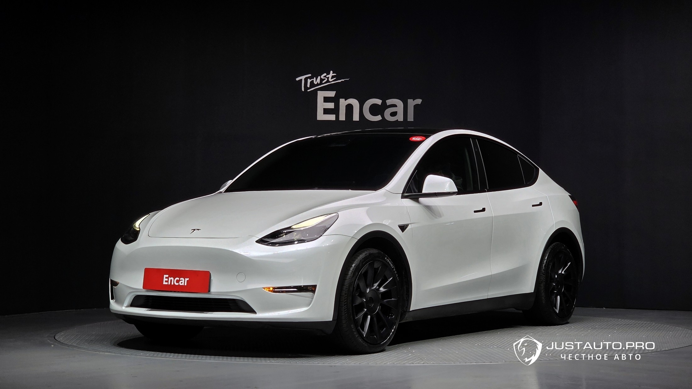 Автомобиль Tesla Model Y