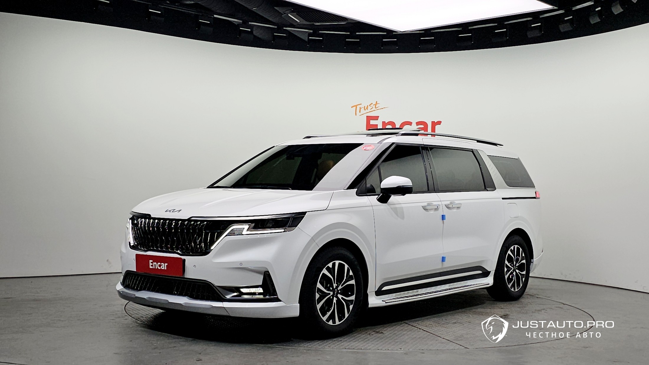 Автомобиль Kia Canival