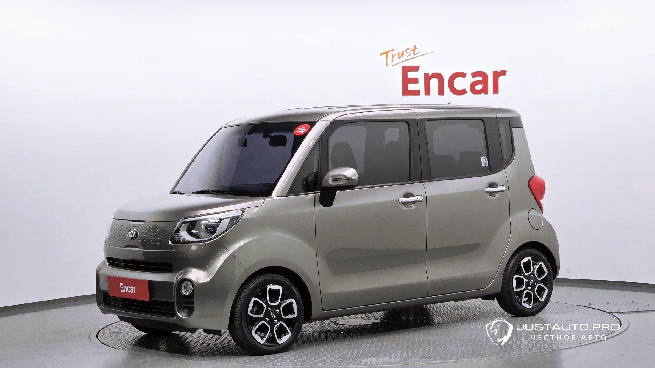 Автомобиль Kia RAY