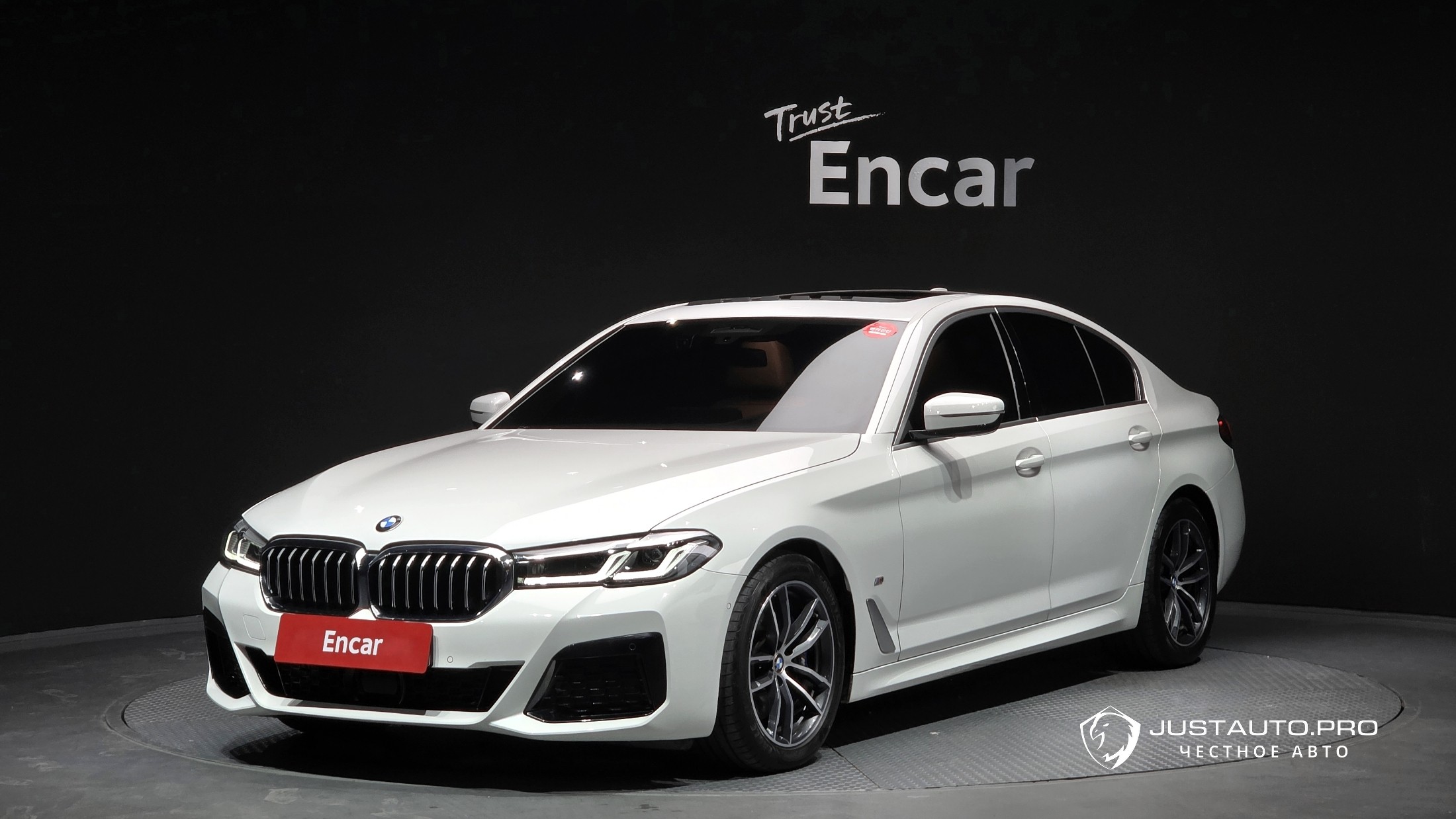 Автомобиль BMW 5-Series