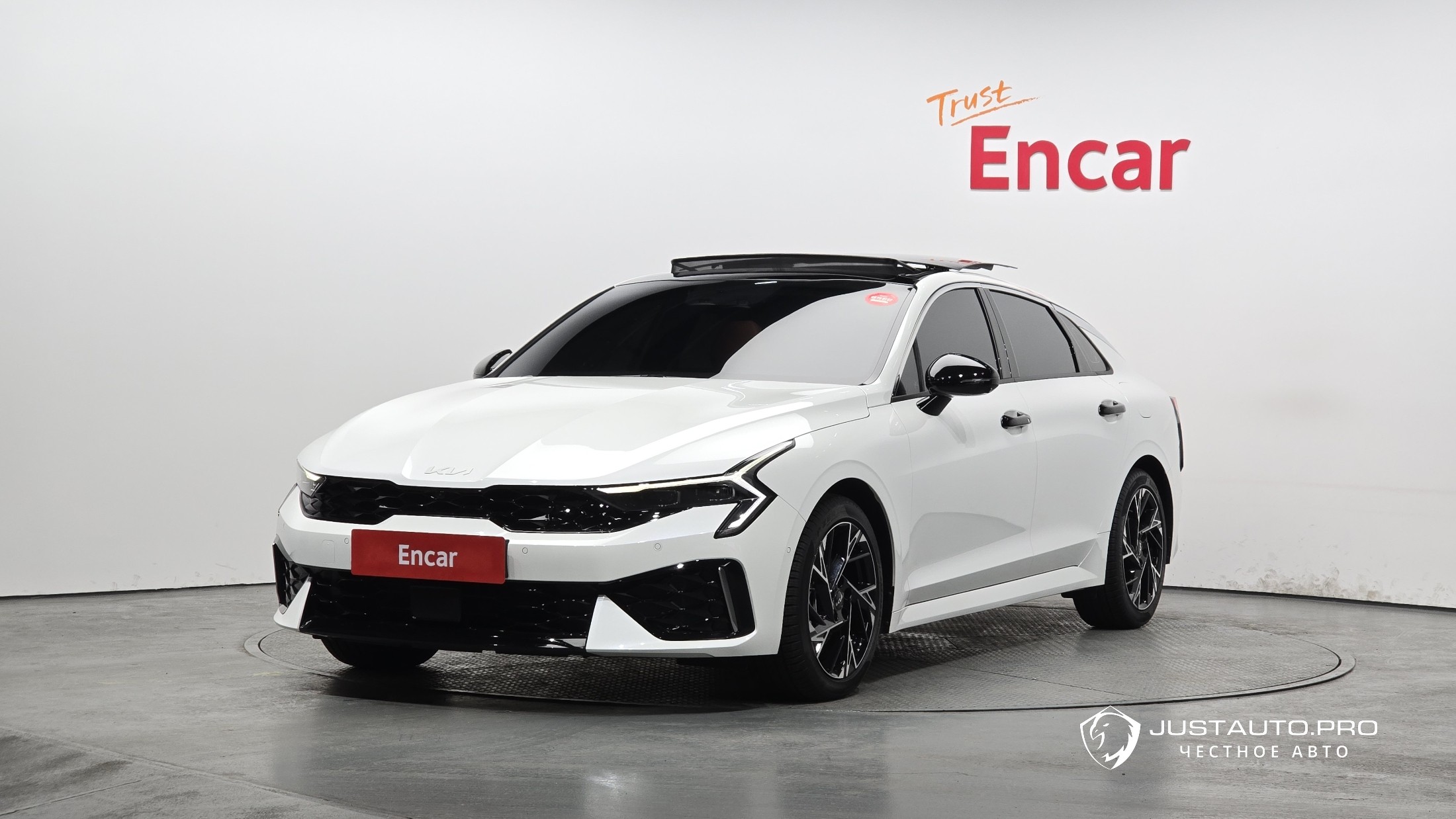 Автомобиль Kia K5