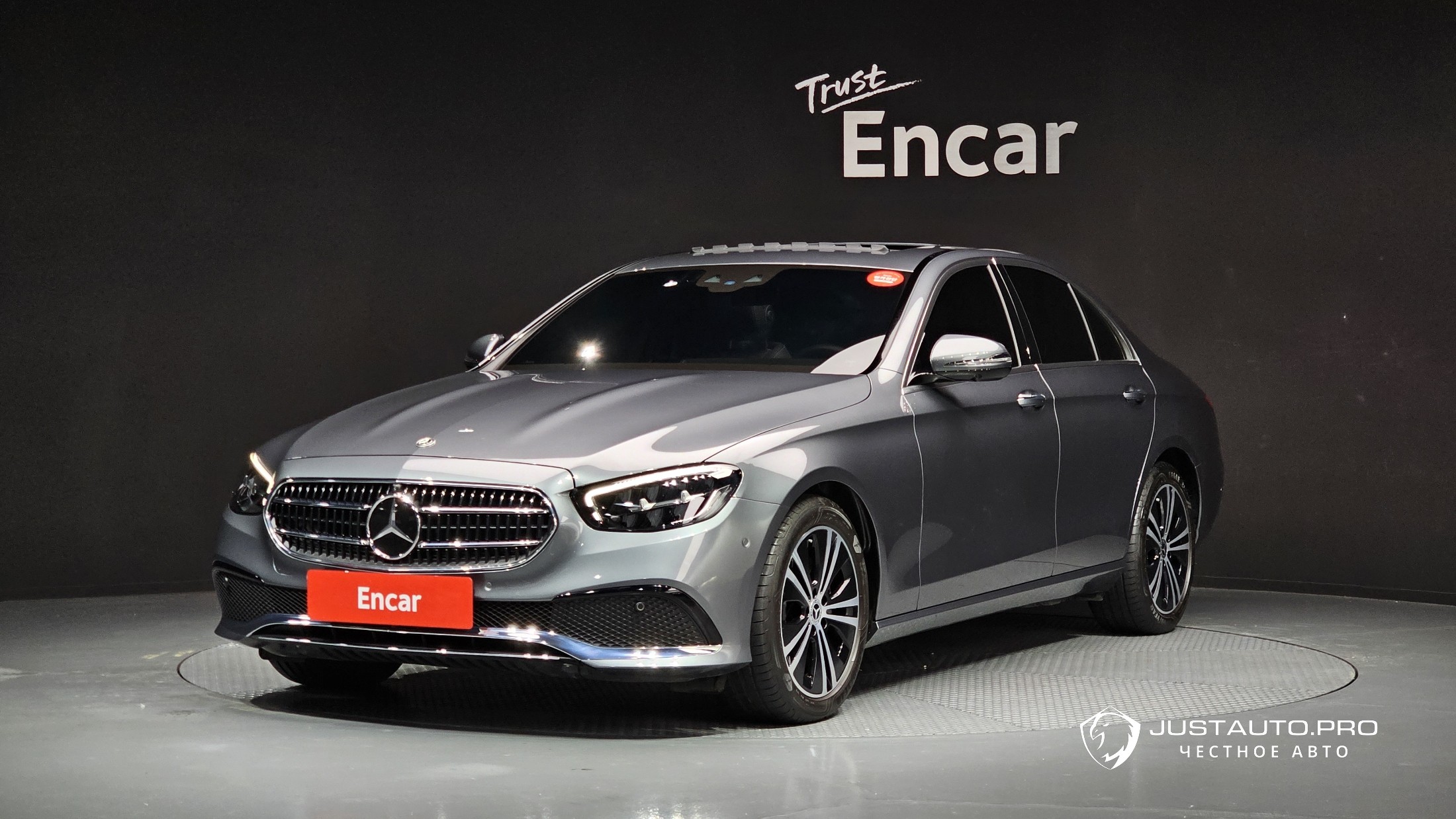 Автомобиль Mercedes-Benz E-Class