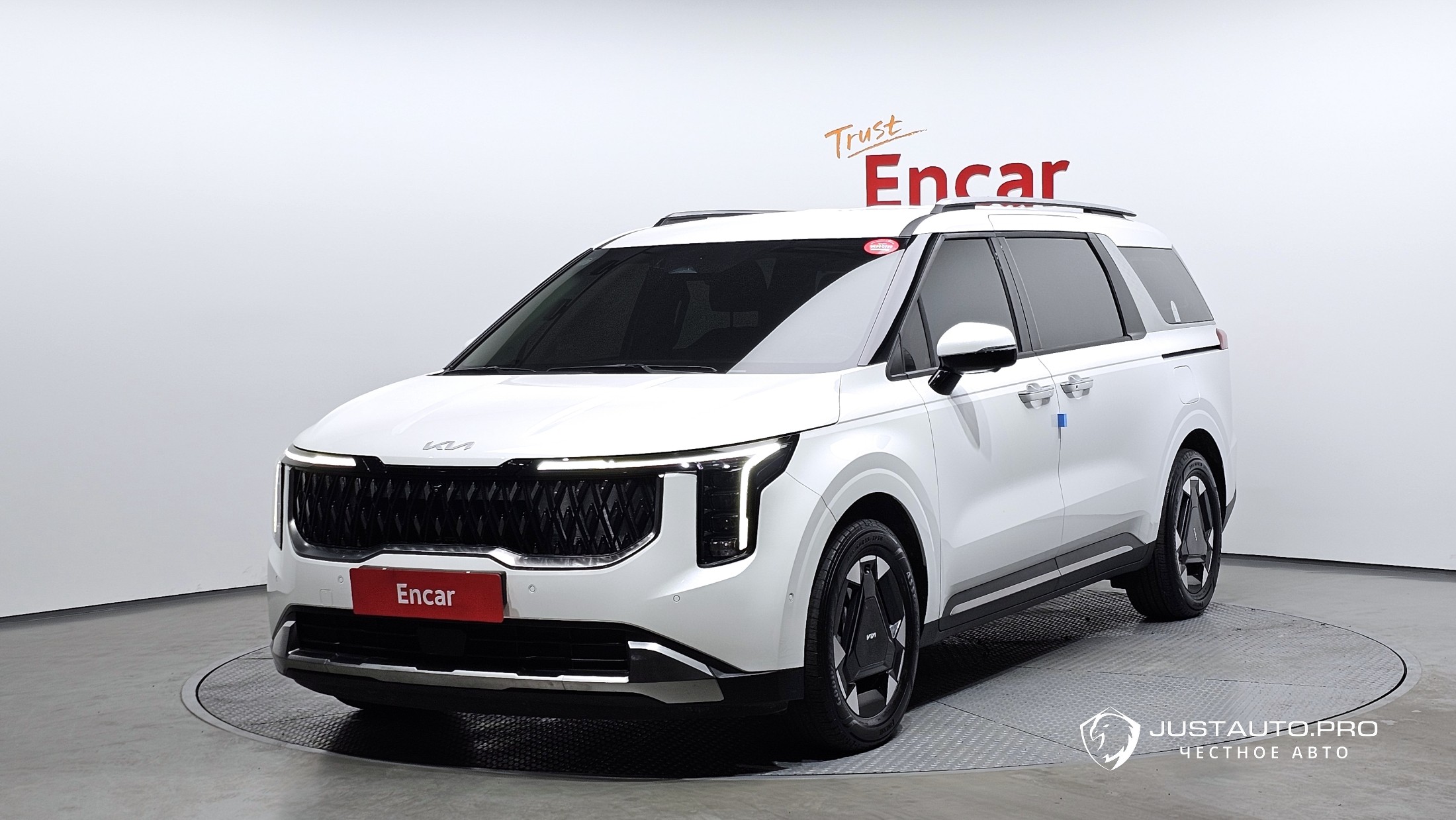 Автомобиль Kia Canival