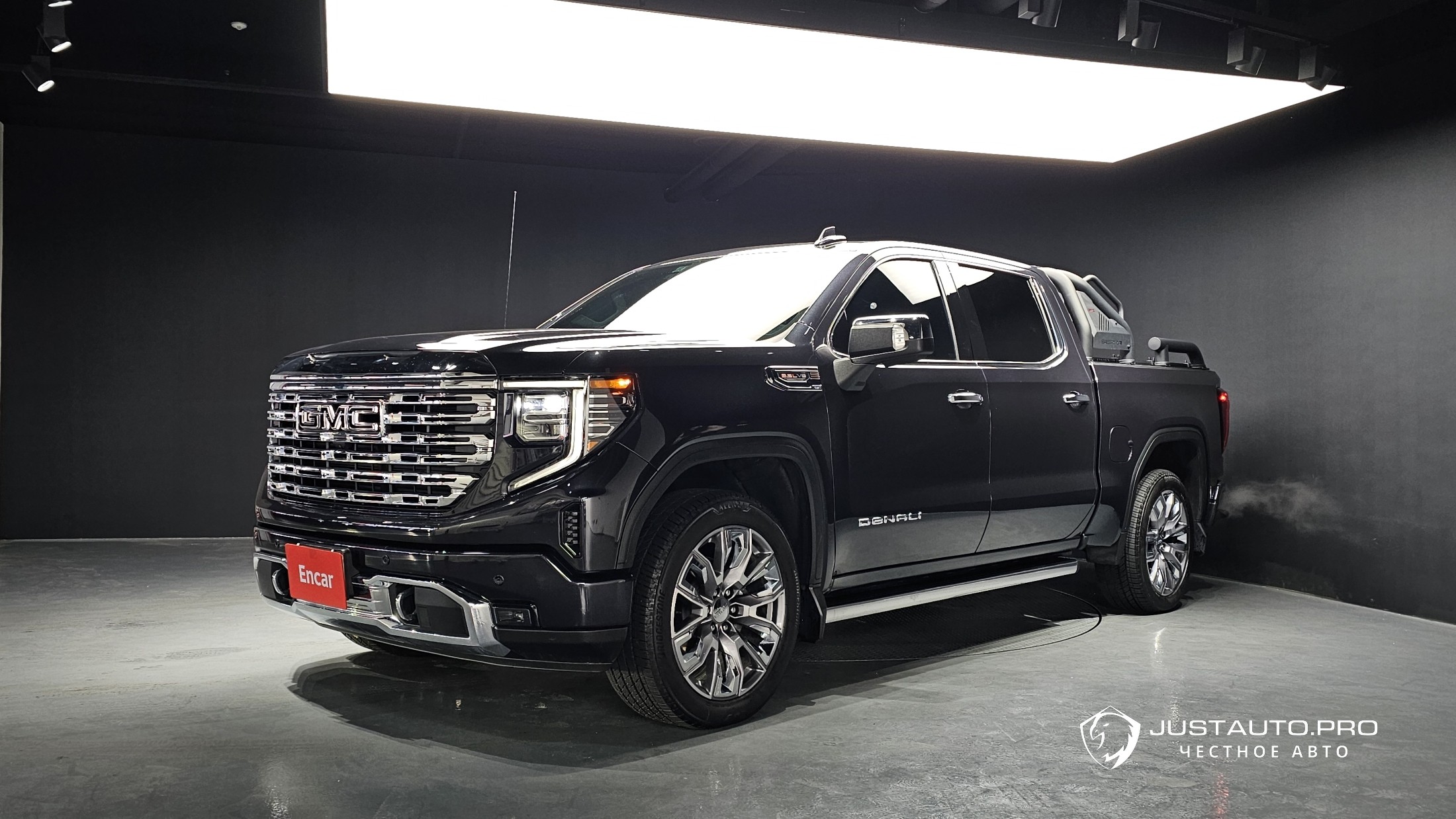 Автомобиль GMC Sierra