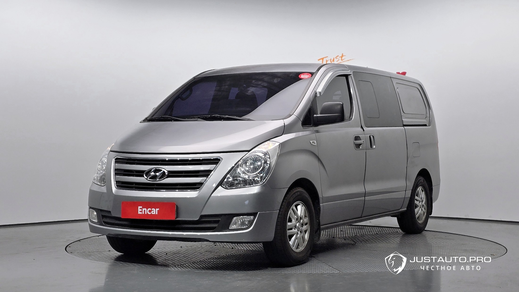 Автомобиль Hyundai Starex