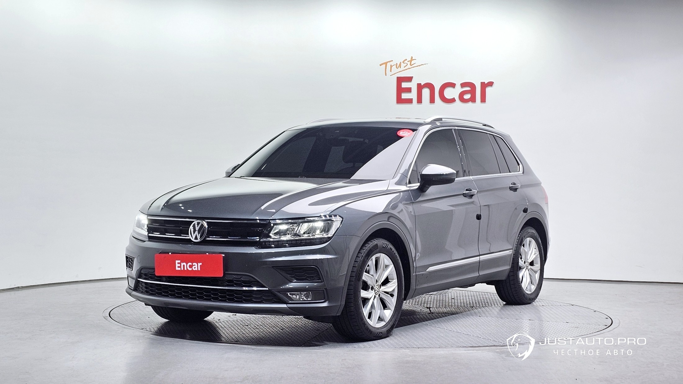Автомобиль Volkswagen Tiguan