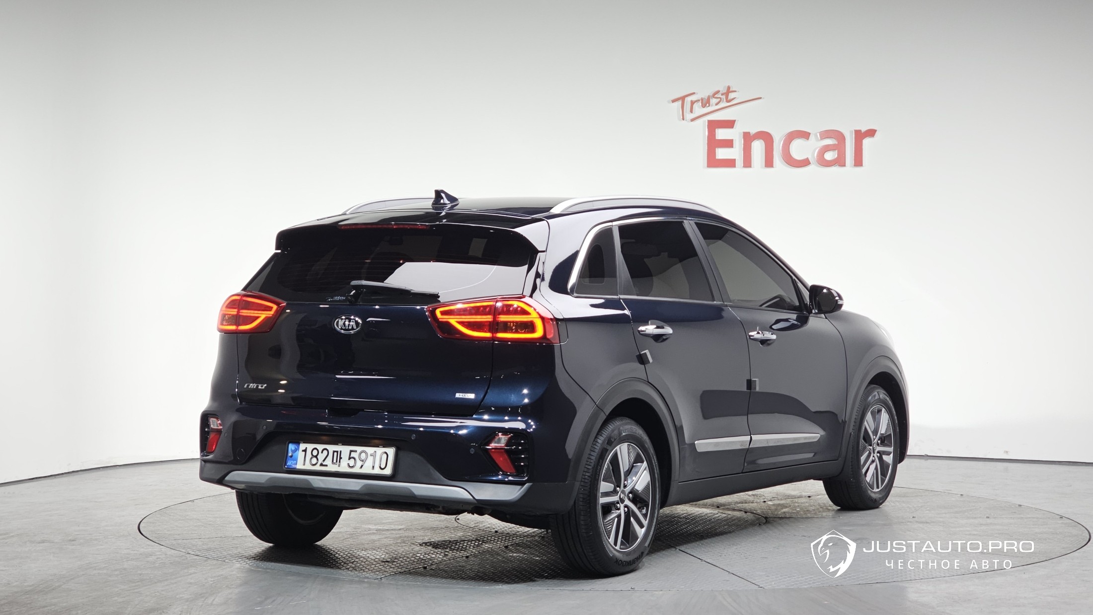 Автомобиль Kia Niro