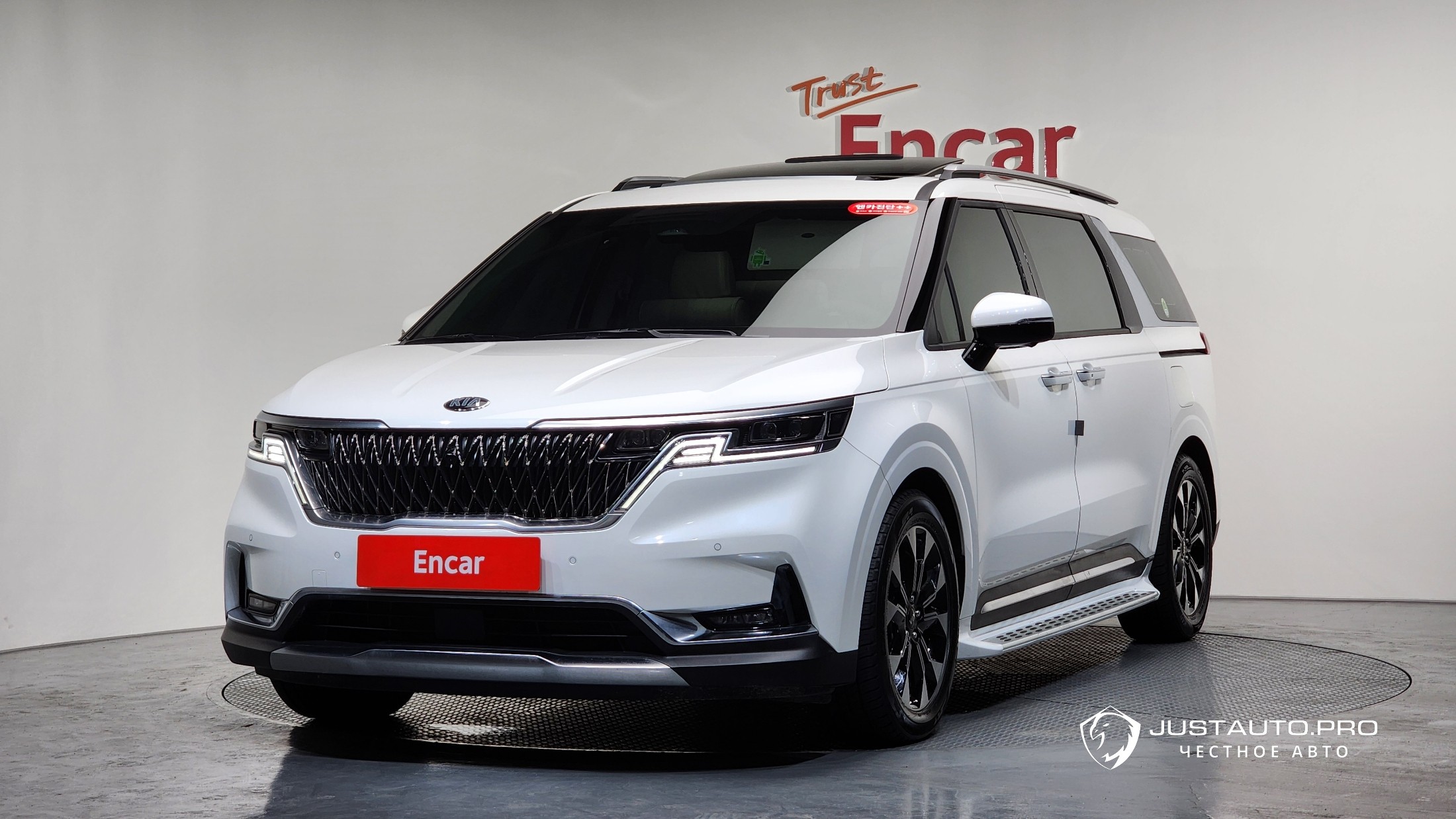 Автомобиль Kia Canival