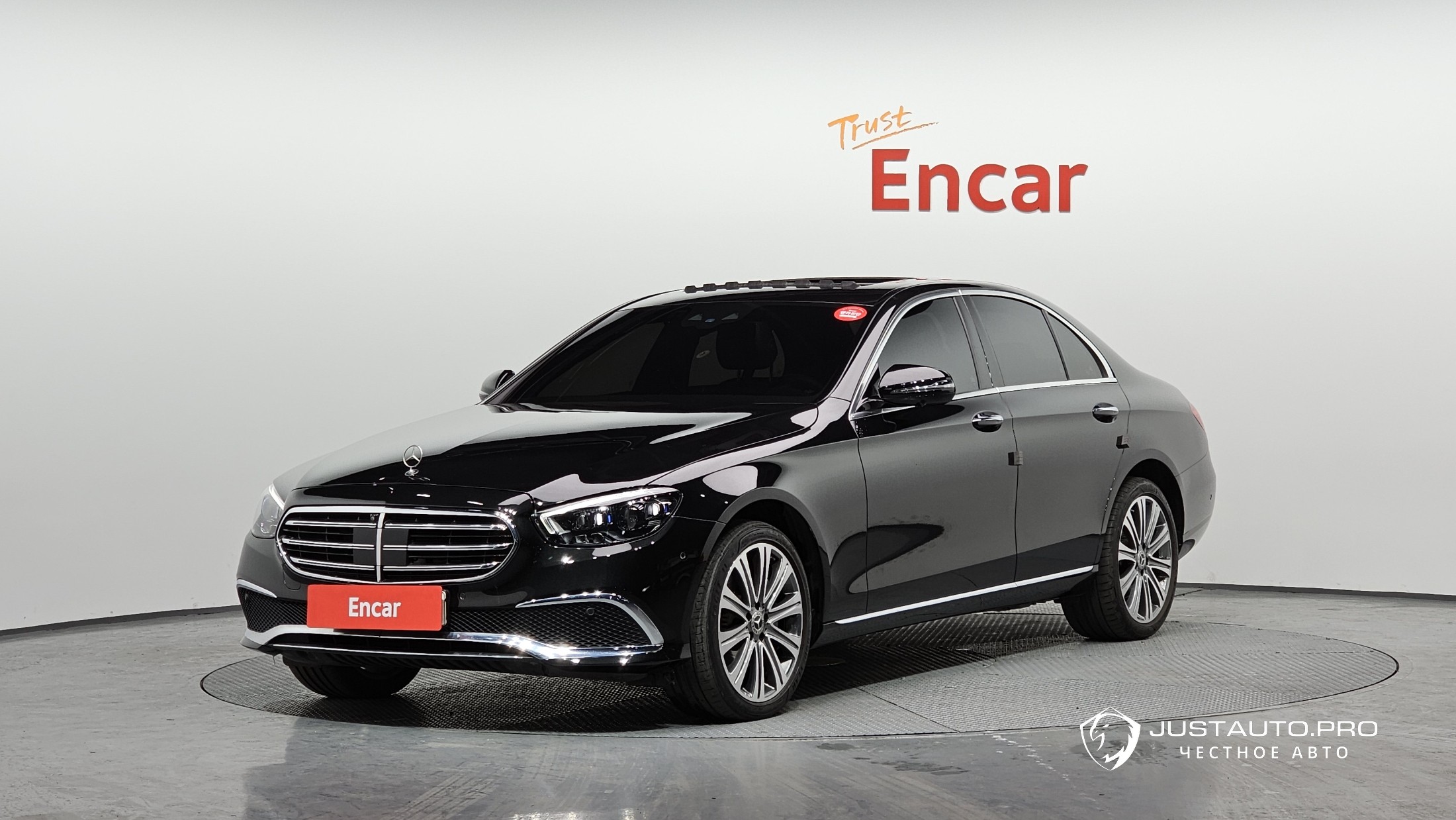 Автомобиль Mercedes-Benz E-Class