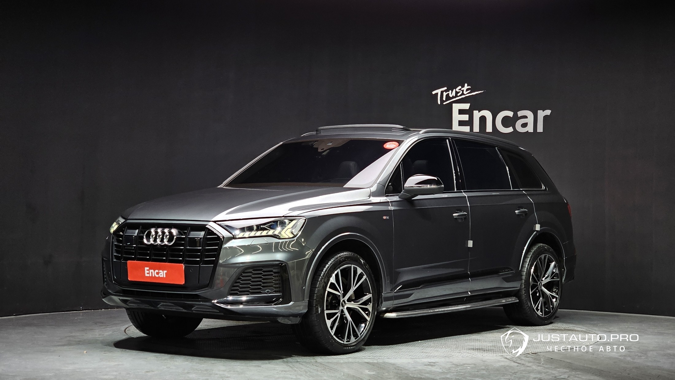 Автомобиль Audi Q7