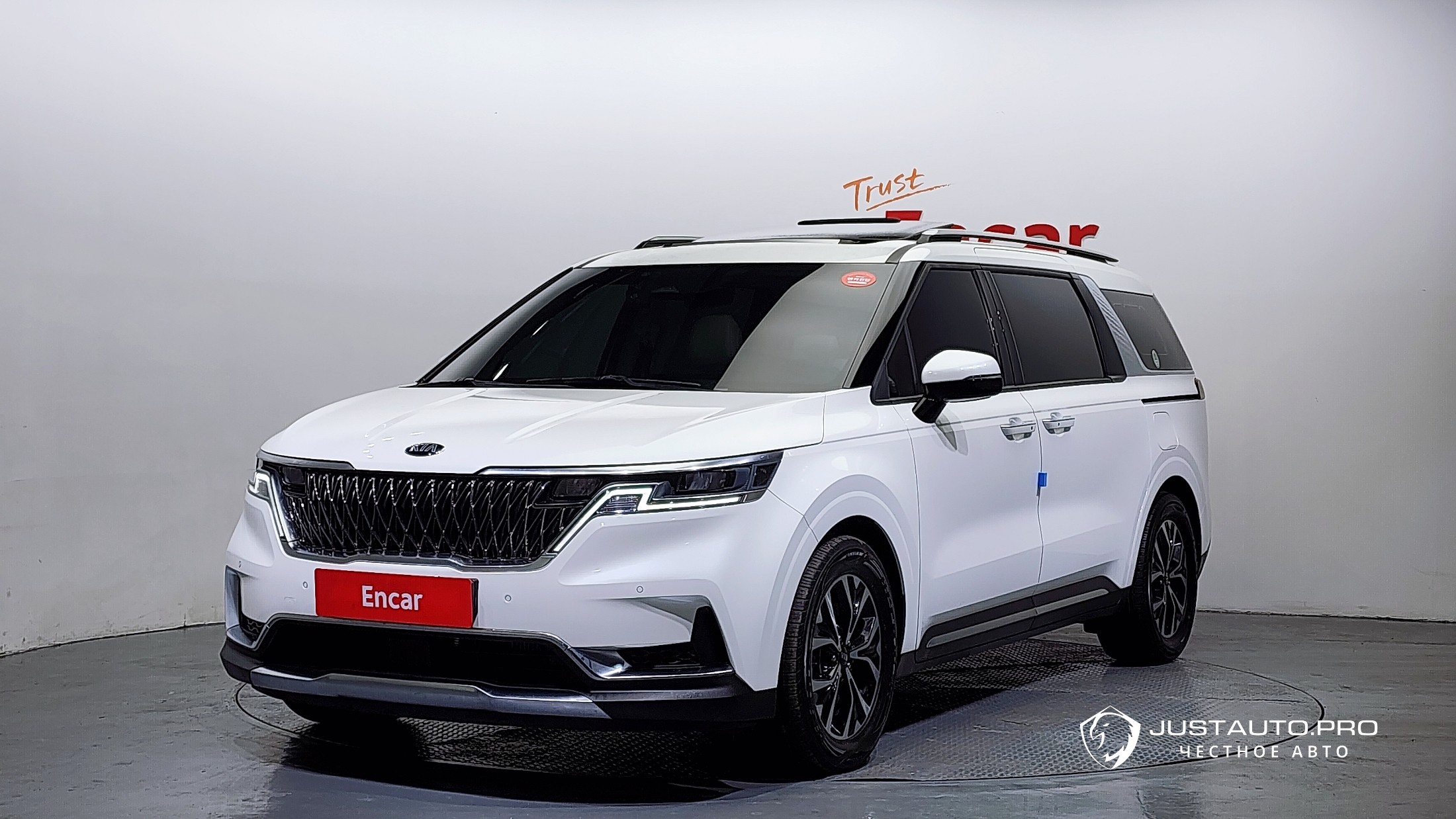 Автомобиль Kia Canival