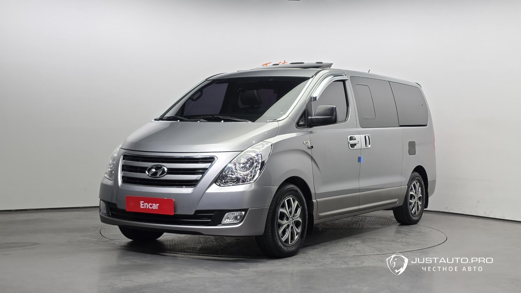 Автомобиль Hyundai Starex