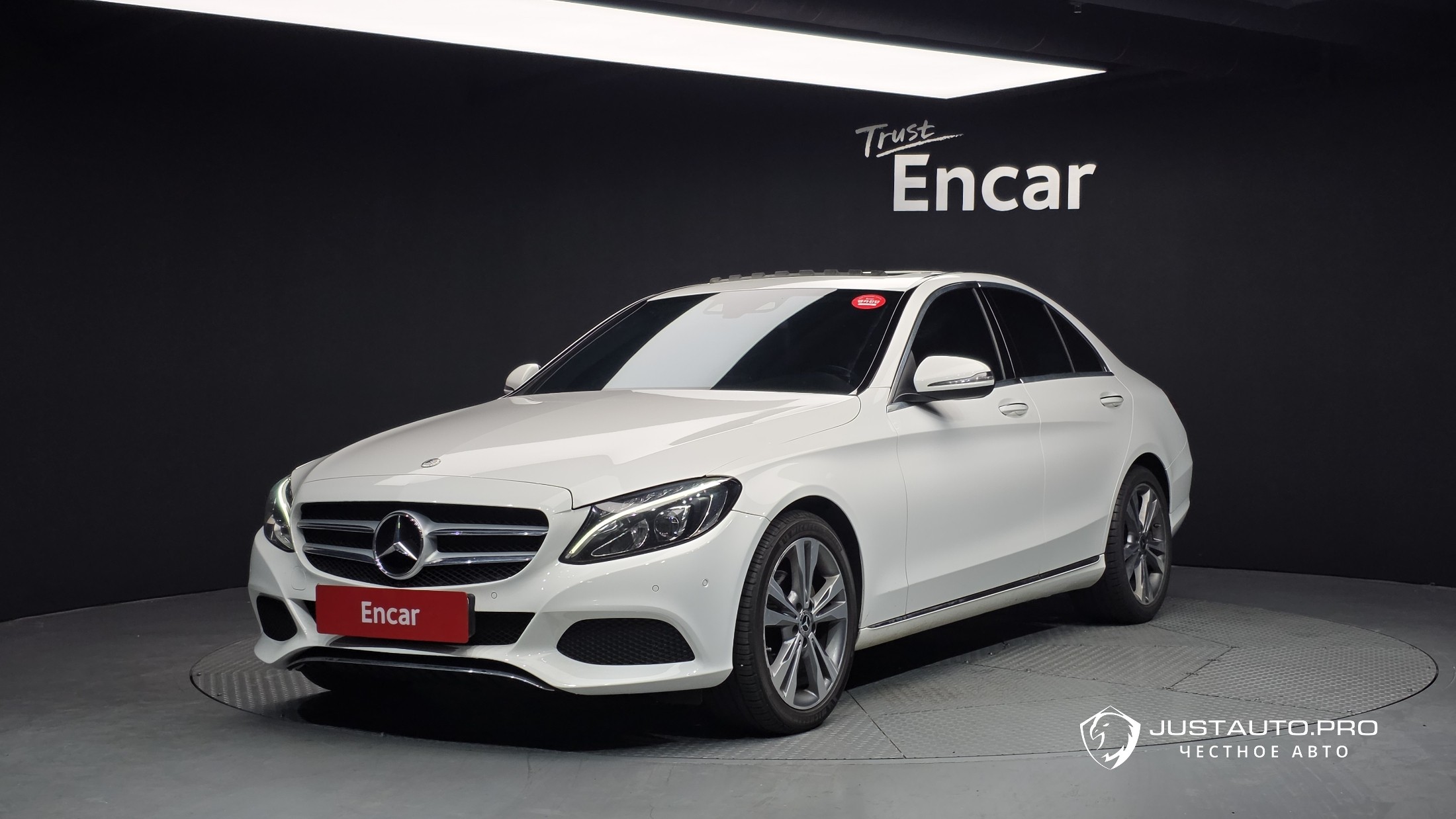 Автомобиль Mercedes-Benz C-Class