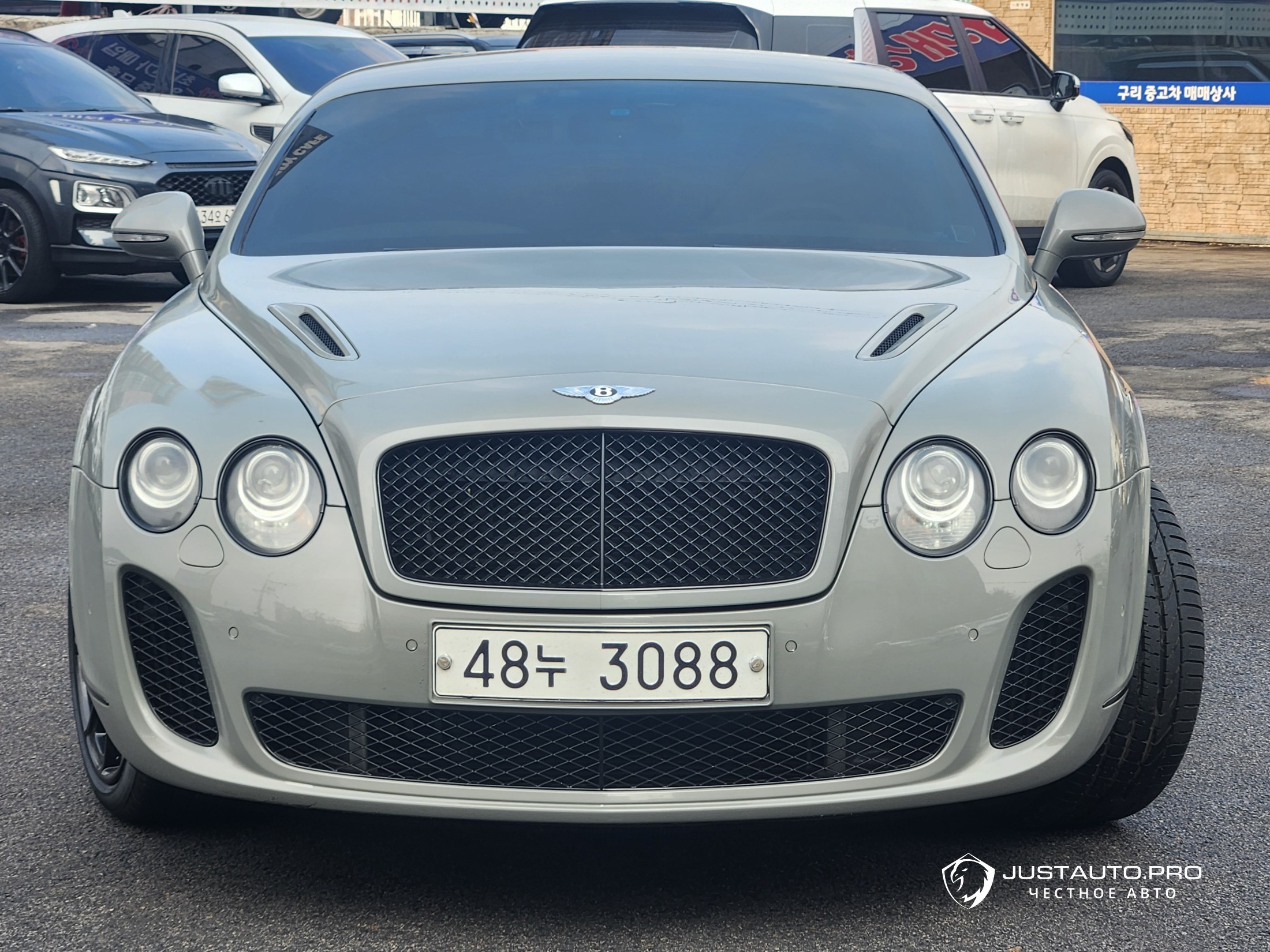 Автомобиль Bentley Continental