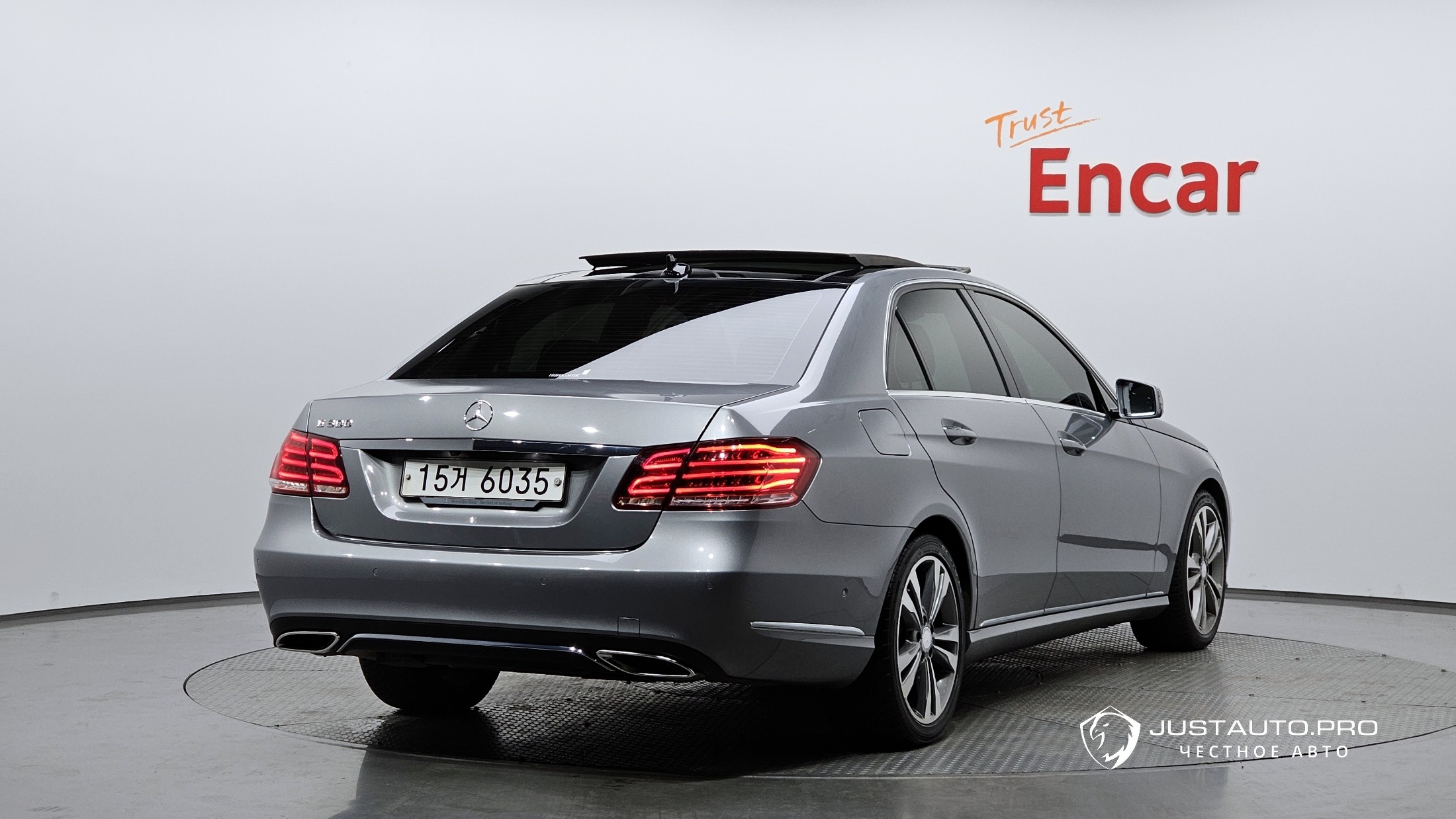 Автомобиль Mercedes-Benz E-Class