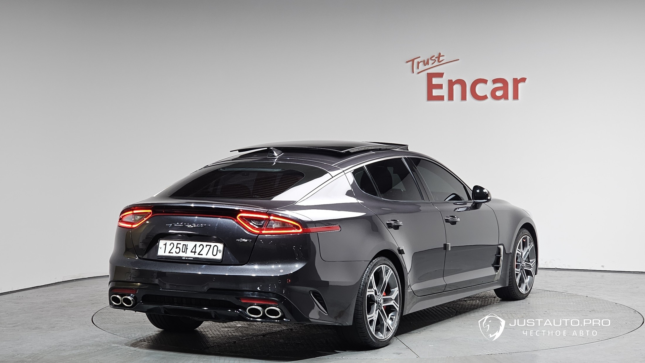 Автомобиль Kia Stinger