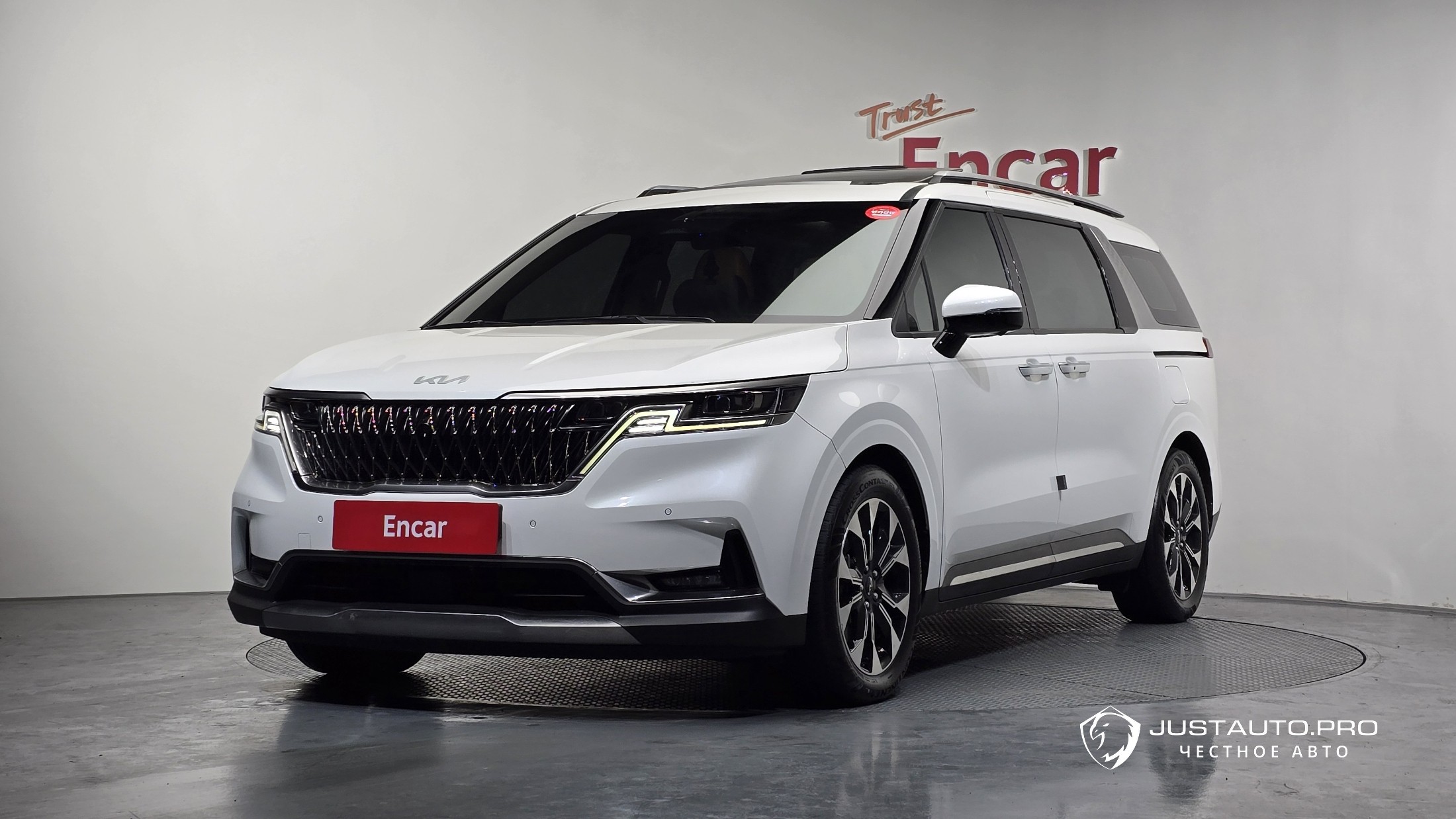 Автомобиль Kia Canival